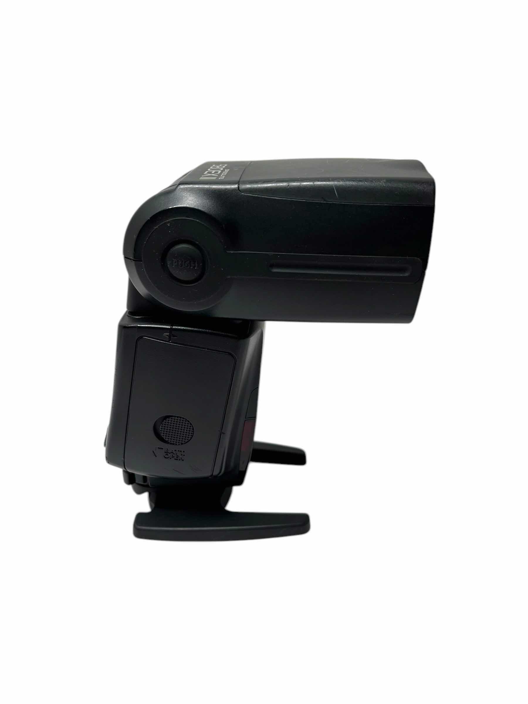 Photo 3 of CANON SPEEDLITE FLASH MODEL 580EX II