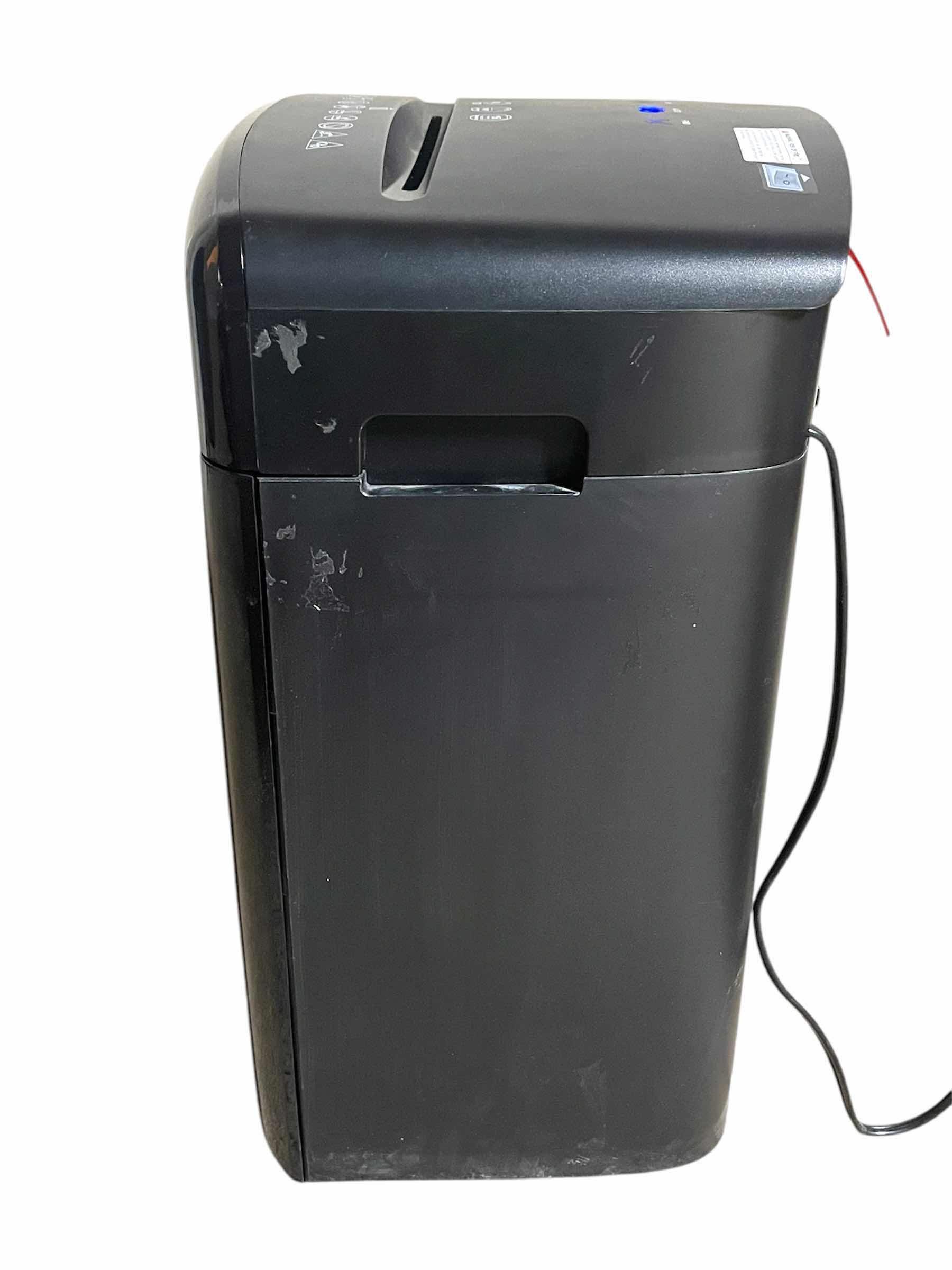 Photo 3 of BONSALI PAPER SHREDDER MODEL C221-A