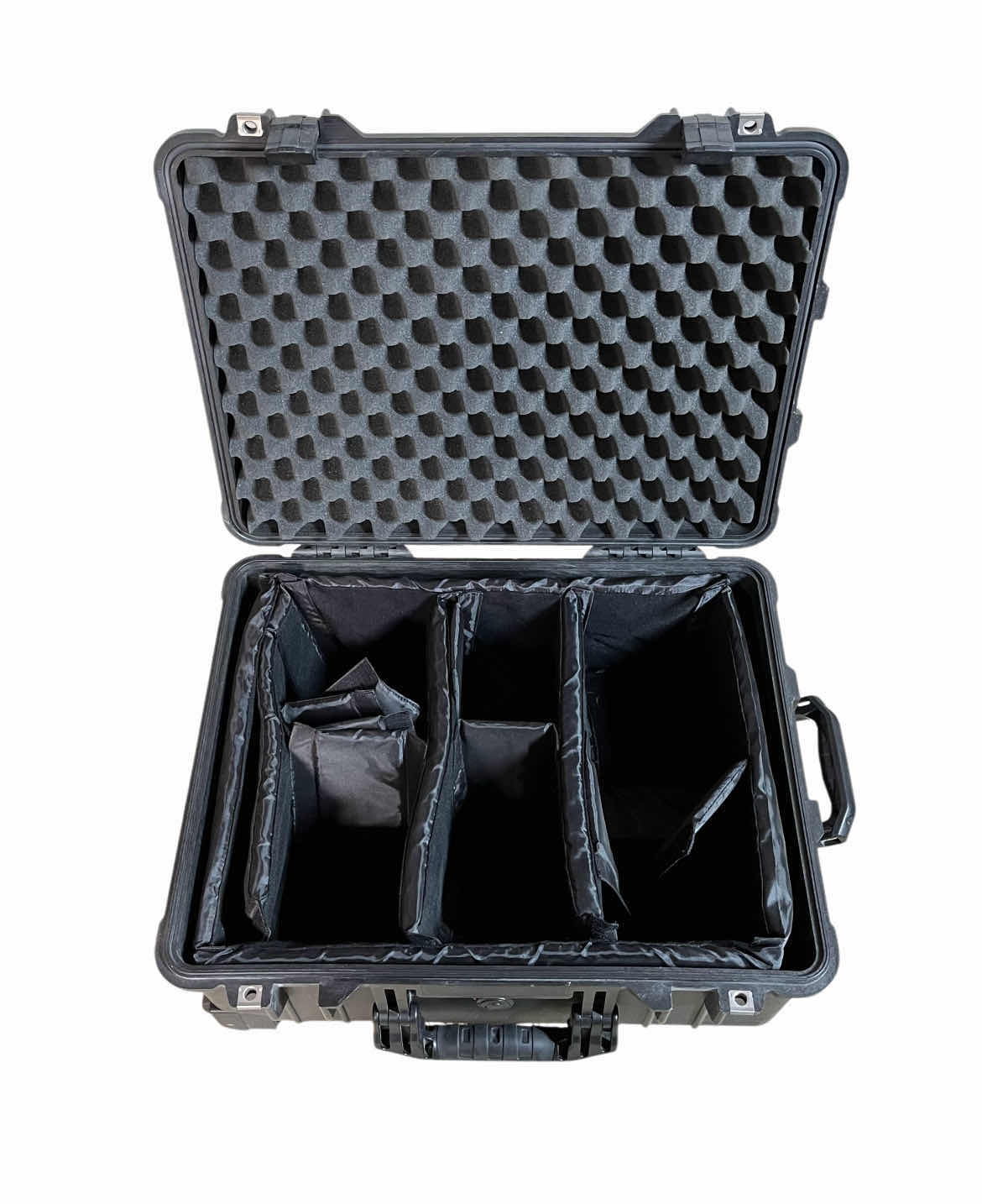 Photo 1 of PELICAN ROLLING HARD CASE 1560