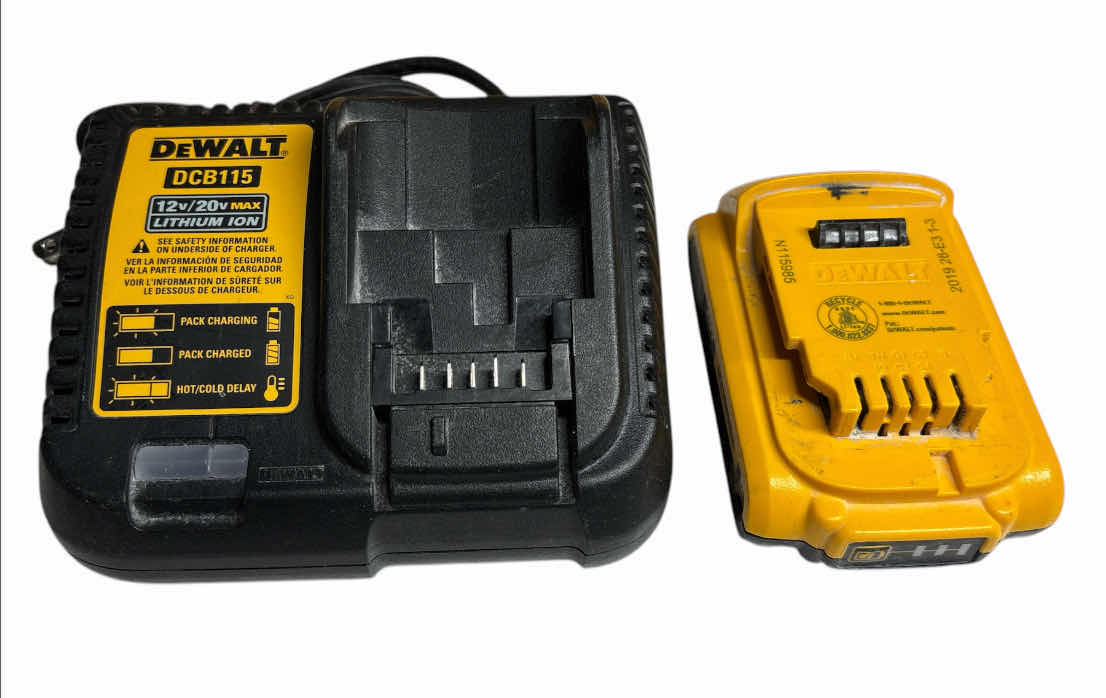 Photo 1 of DEWALT BRUSHLESS OSCILLATING MULTI-TOOL KIT, TOOL/BATTERY/CHARGER/CARRYING BAG (DCS355C1)