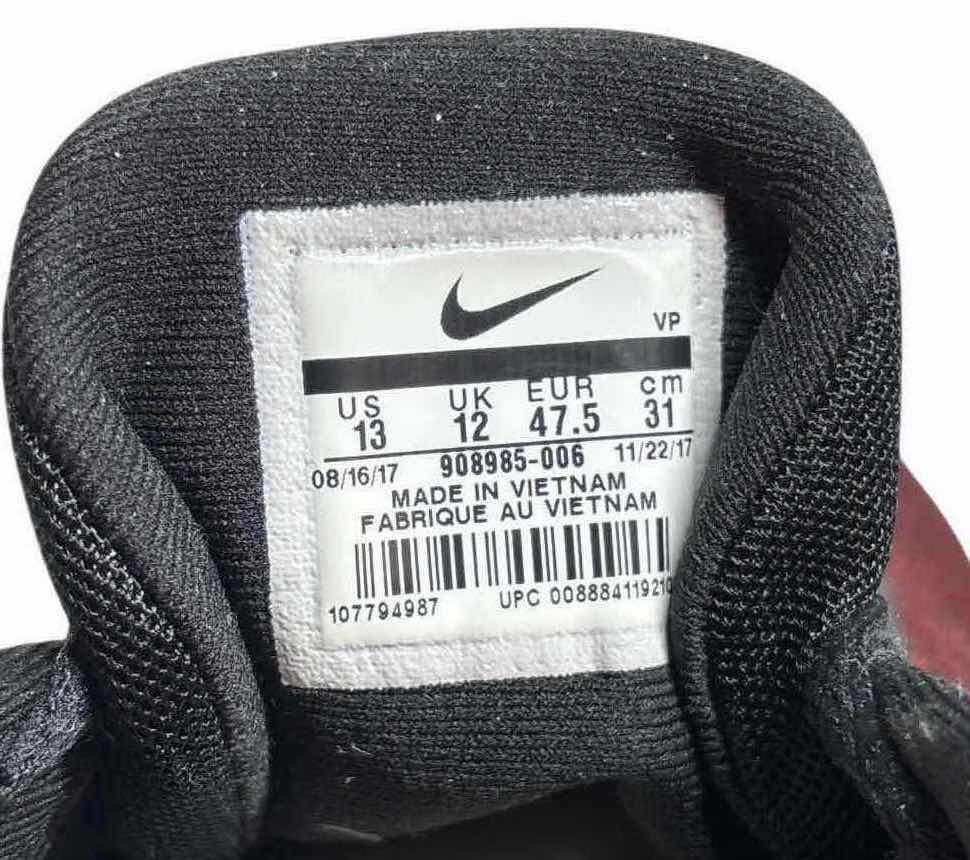 Photo 1 of MENS NIKE FLEX EXPERIENCE RN 7 (SIZE 13)