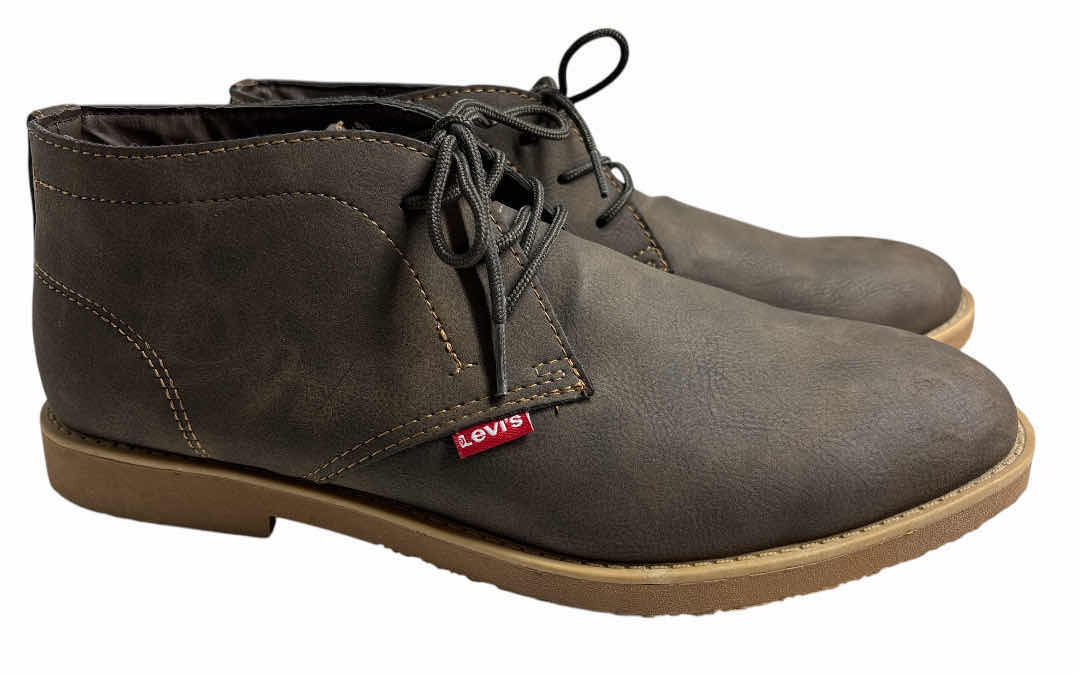 Photo 1 of NEW MENS LEVI’S SONOMA WAX NB, BROWN (SIZE 13)