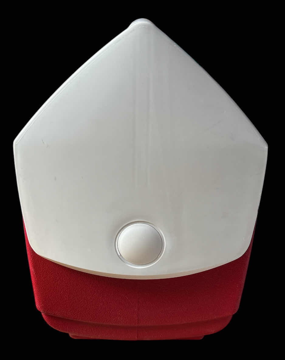 Photo 1 of IGLOO PLAYMATE ELITE 16 QT COOLER, CAPACITY 30 CANS