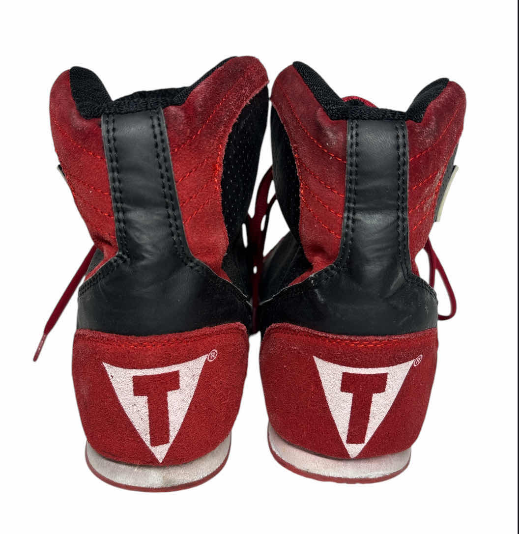 Photo 1 of MENS TITLE REAXXTION BOXING SHOES (SIZE 13)