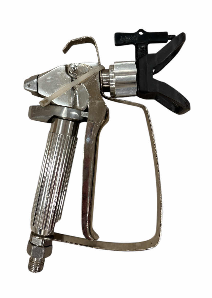 Photo 1 of NEW 3000 PSI HIGH PRESSURE AIRLESS SPRAY GUN W 517 TIP SWIVEL JOINT W NOZZLE GUARD