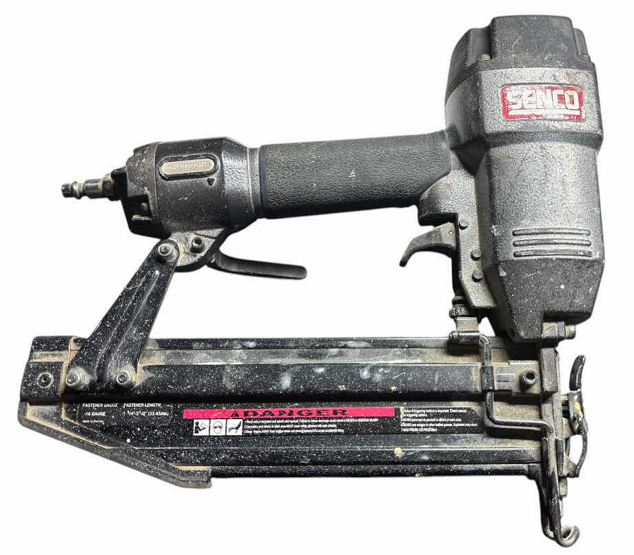Photo 1 of SENCO FINISHPRO 32, 16 GAUGE FINISH NAILER W HARD CASE