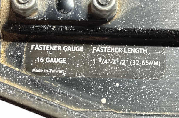 Photo 1 of SENCO FINISHPRO 32, 16 GAUGE FINISH NAILER W HARD CASE