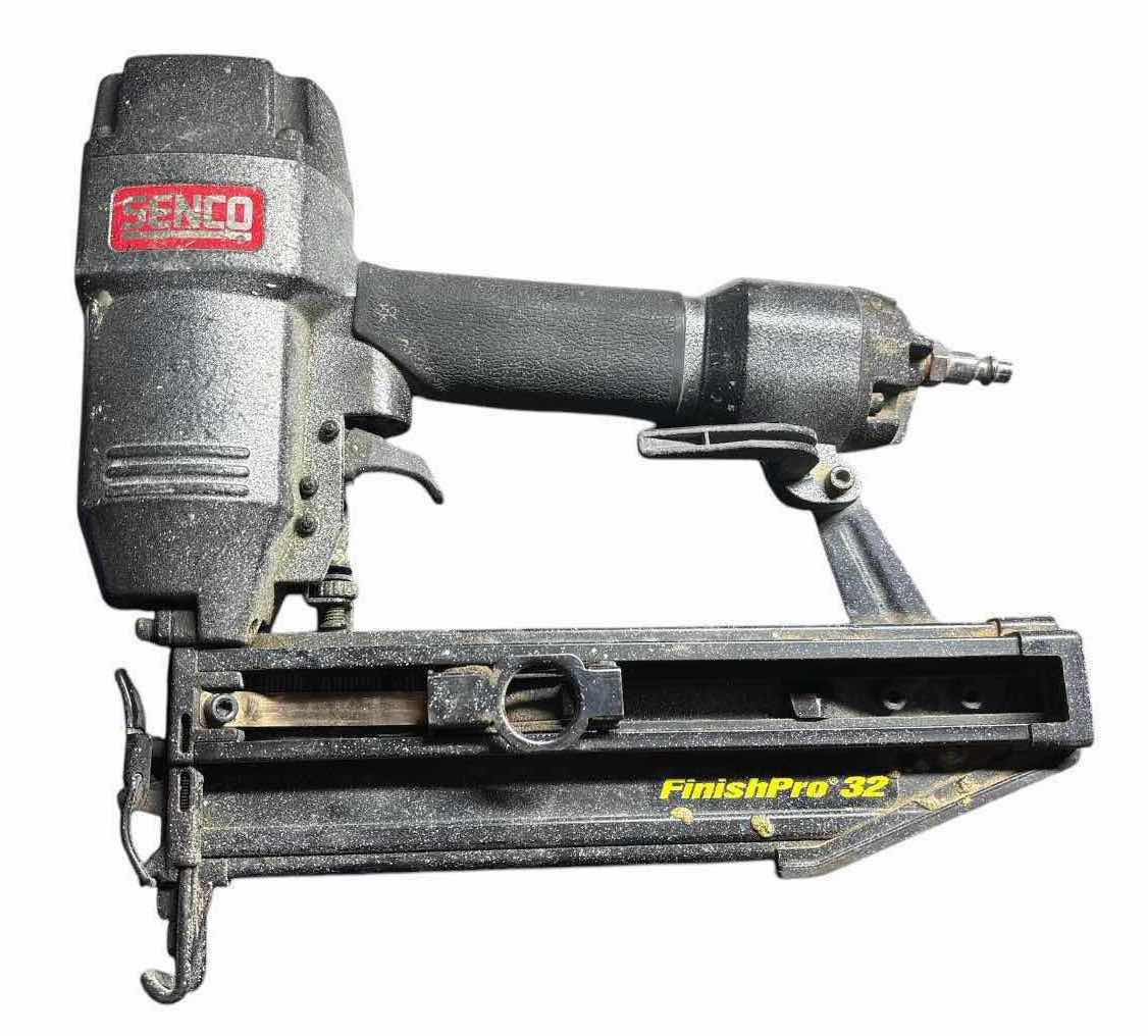 Photo 1 of SENCO FINISHPRO 32, 16 GAUGE FINISH NAILER W HARD CASE