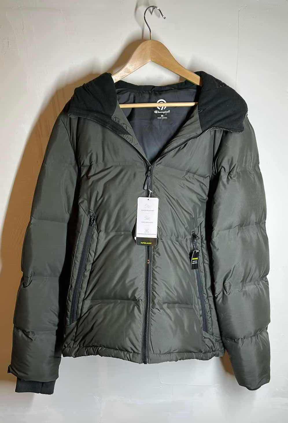 Photo 1 of NEW CHAMPION VIRIDIAN OLIVE GREEN HOODED PUFFER JACKET MENS SIZE M