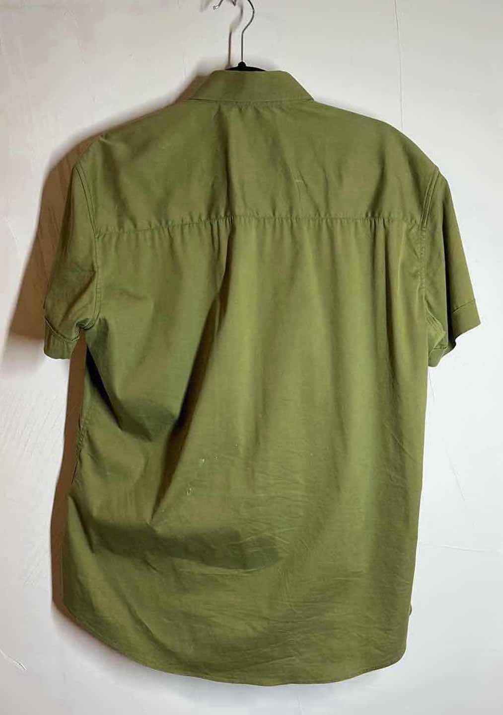 Photo 1 of GUCCI GREEN SHORT SLEEVE DRESS SHIRT MENS SIZE 41/16