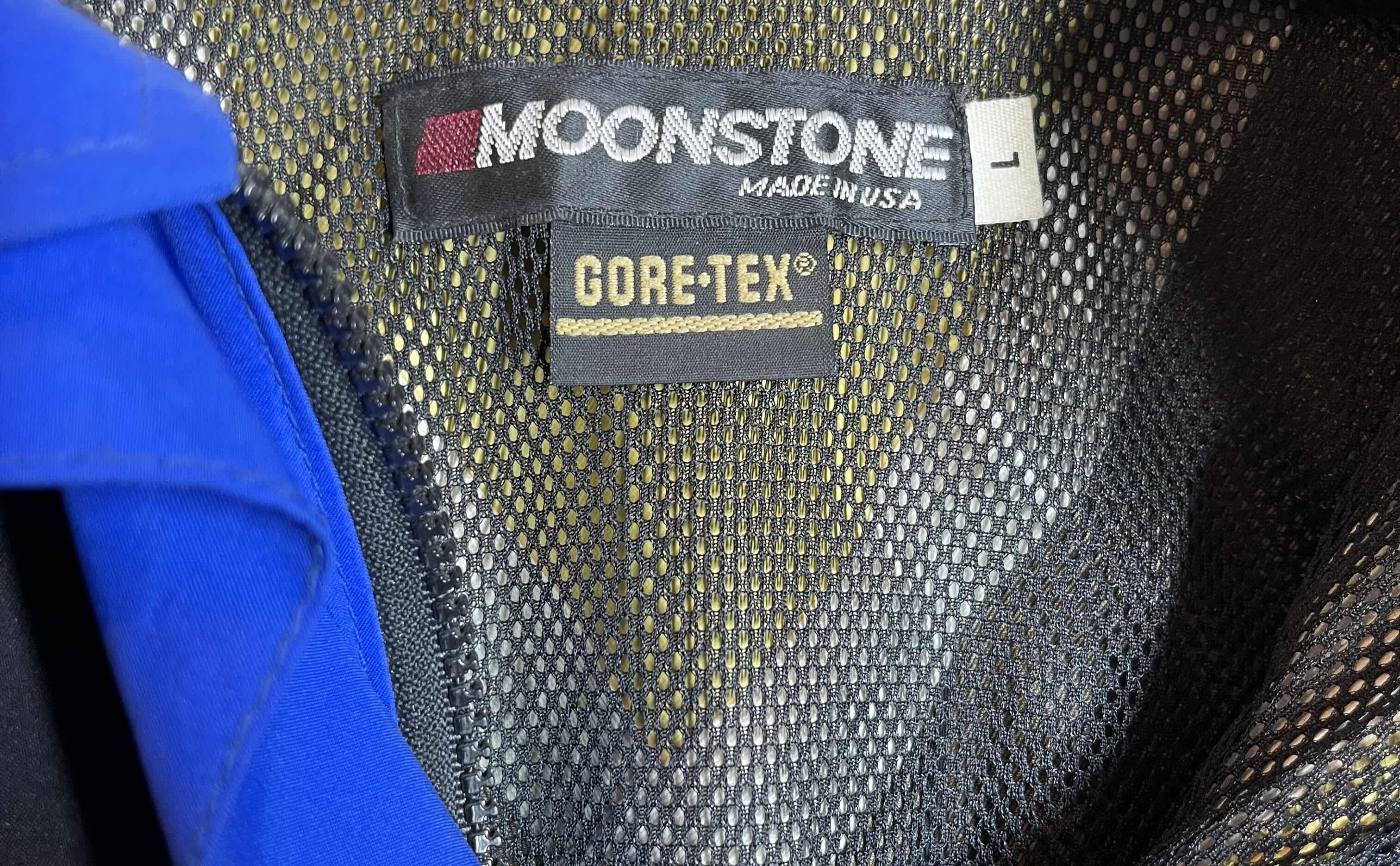 View 3 of MOONSTONE GORE-TEX BLUE/BLACK HOODED SKI SHELL JACKET MENS SIZE LG