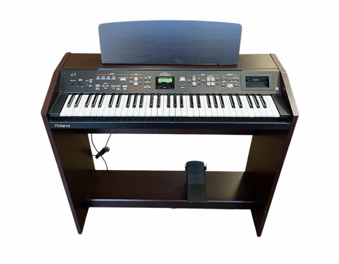Photo 1 of ROLAND MUSIC ATELIER DIGITAL KEYBOARD AT5