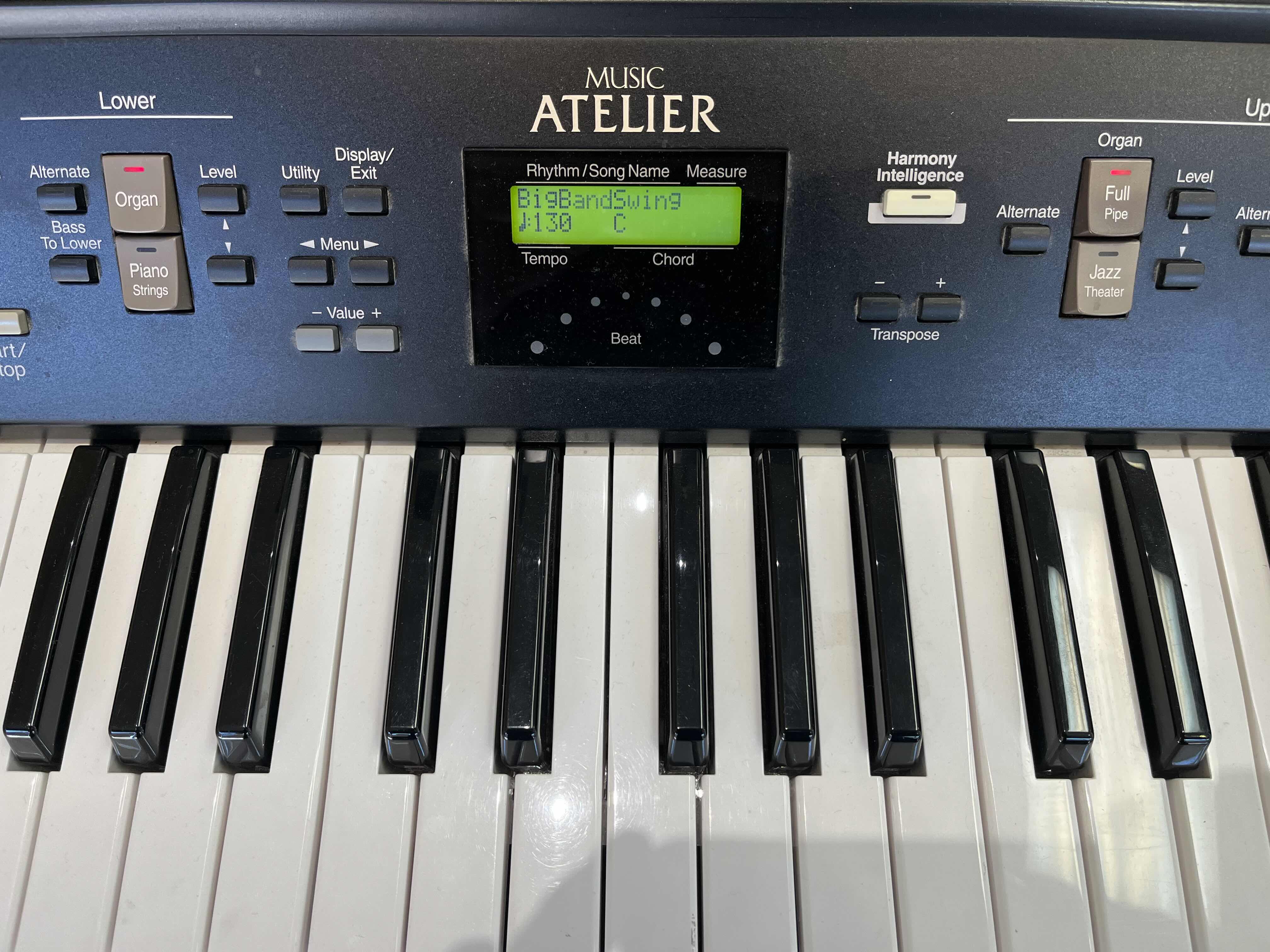 Photo 1 of ROLAND MUSIC ATELIER DIGITAL KEYBOARD AT5