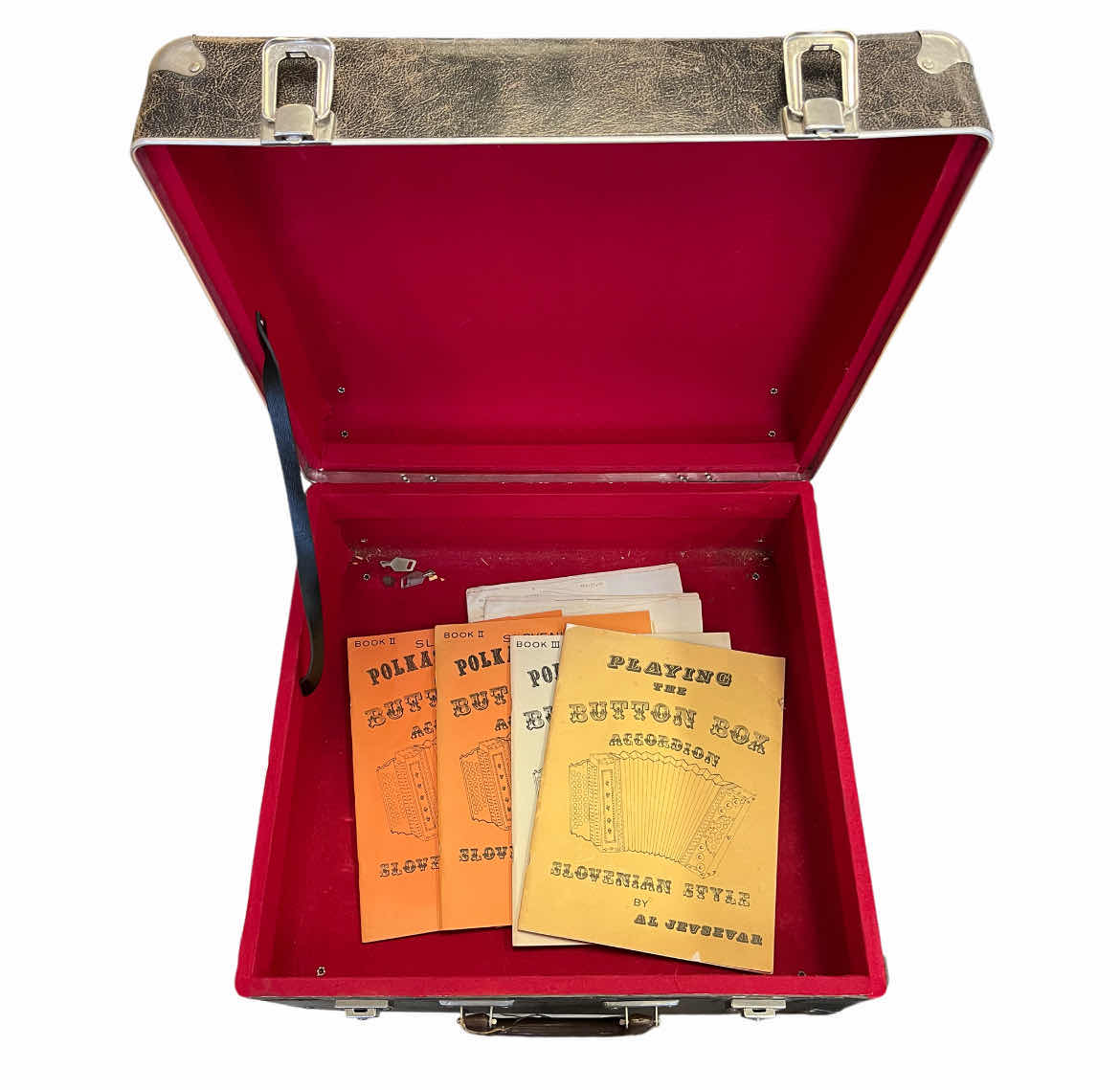 Photo 1 of MELODIJA MENNGES 3 ROW STEIRICHE DIATONIC 34 TREBLE & 11 HELIKON BASS BUTTONS ACCORDION W VINTAGE HARD CASE & MUSIC BOOKS