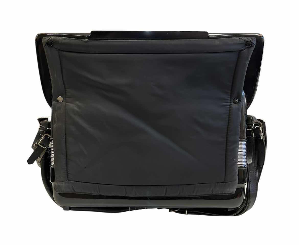 Photo 1 of GUERRINI DA VINCI PIANO ACCORDION MM20C W LEATHER HARD CASE