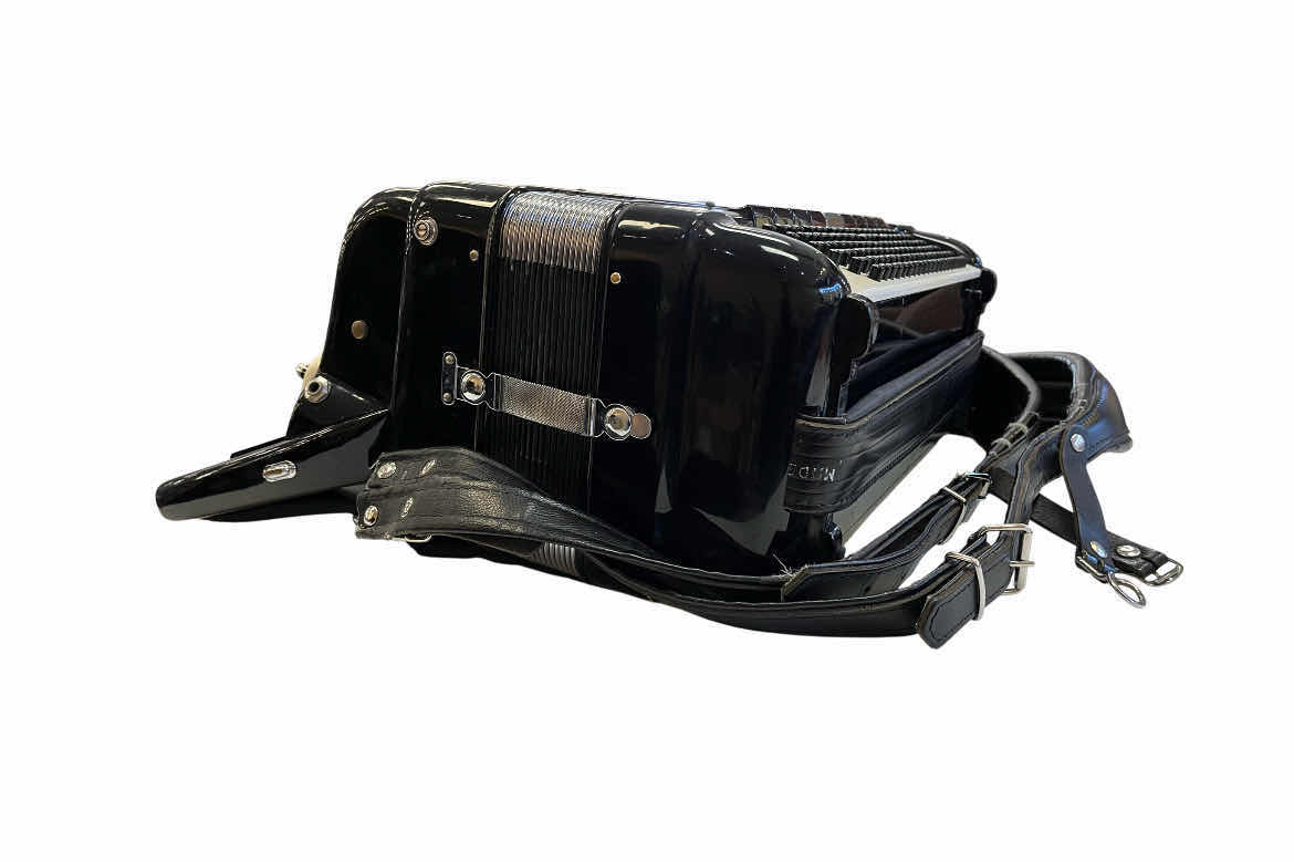 Photo 1 of GUERRINI DA VINCI PIANO ACCORDION MM20C W LEATHER HARD CASE