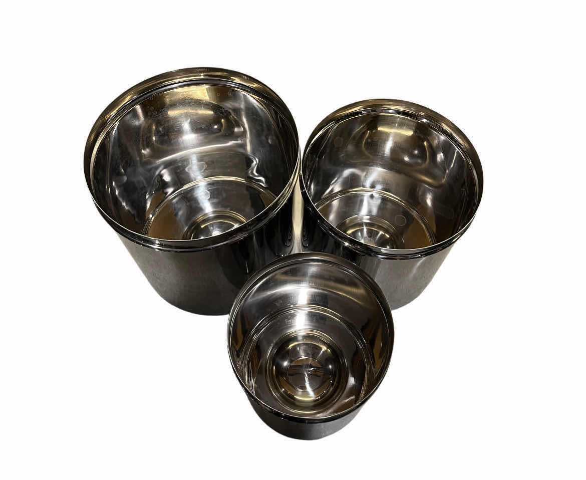 Photo 3 of SABATIER STAINLESS STEEL KITCHEN CONTAINERS (3) 6.5”,5.5”,4.5” X 7.5”,6.5”,5.5”