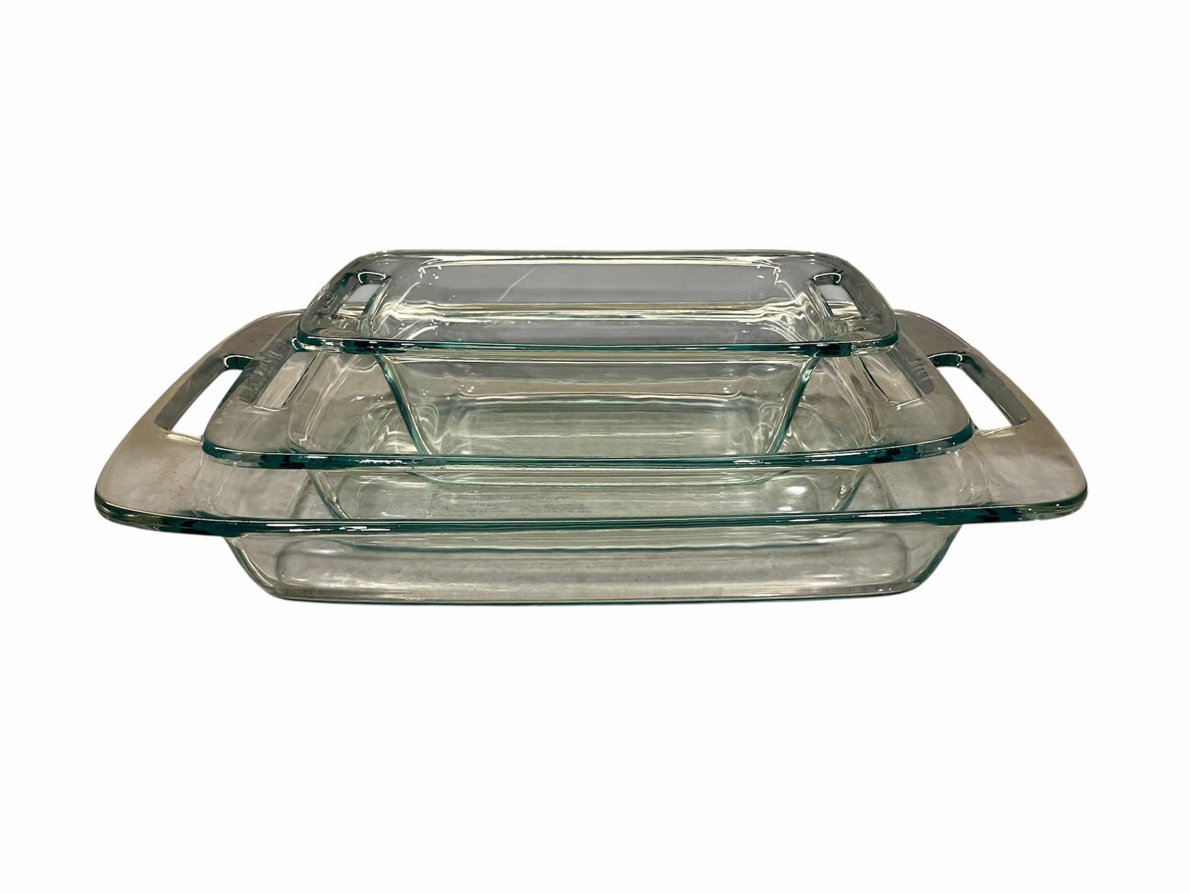 Photo 1 of PYREX 3PC GLASS ROUND FOOD STORAGE CONTAINER/ CASSEROLE DISH SET W LIDS 1.5QT,2QT,3QT