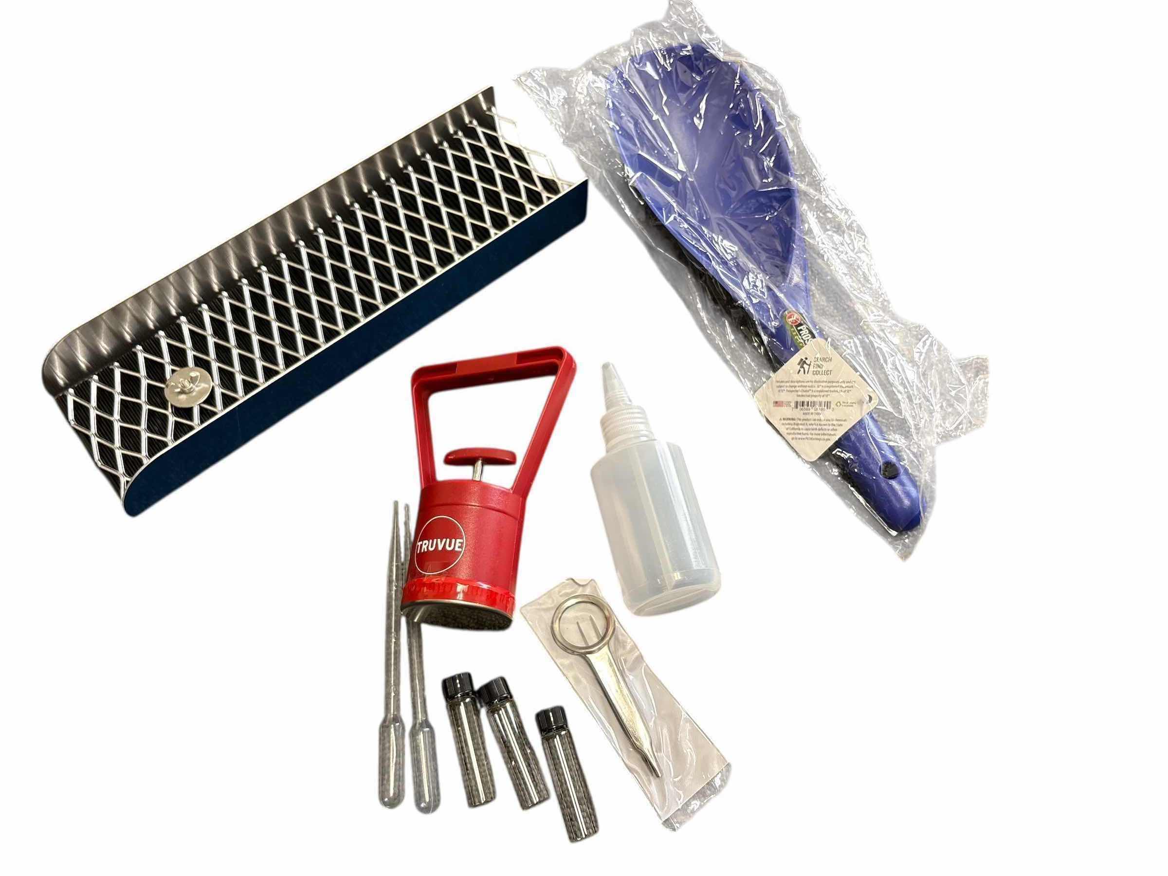 Photo 1 of GOLD PANNING 3PC TOOL SET