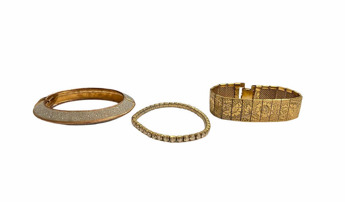 Photo 1 of FASHION JEWELRY BRACELETS (7)