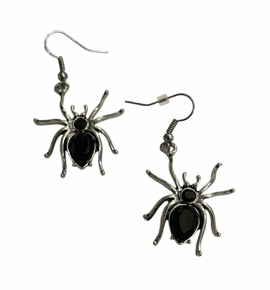 Photo 1 of HALLOWEEN SPIDER THEMED FASHION JEWELRY NECKLACE & EARRINGS