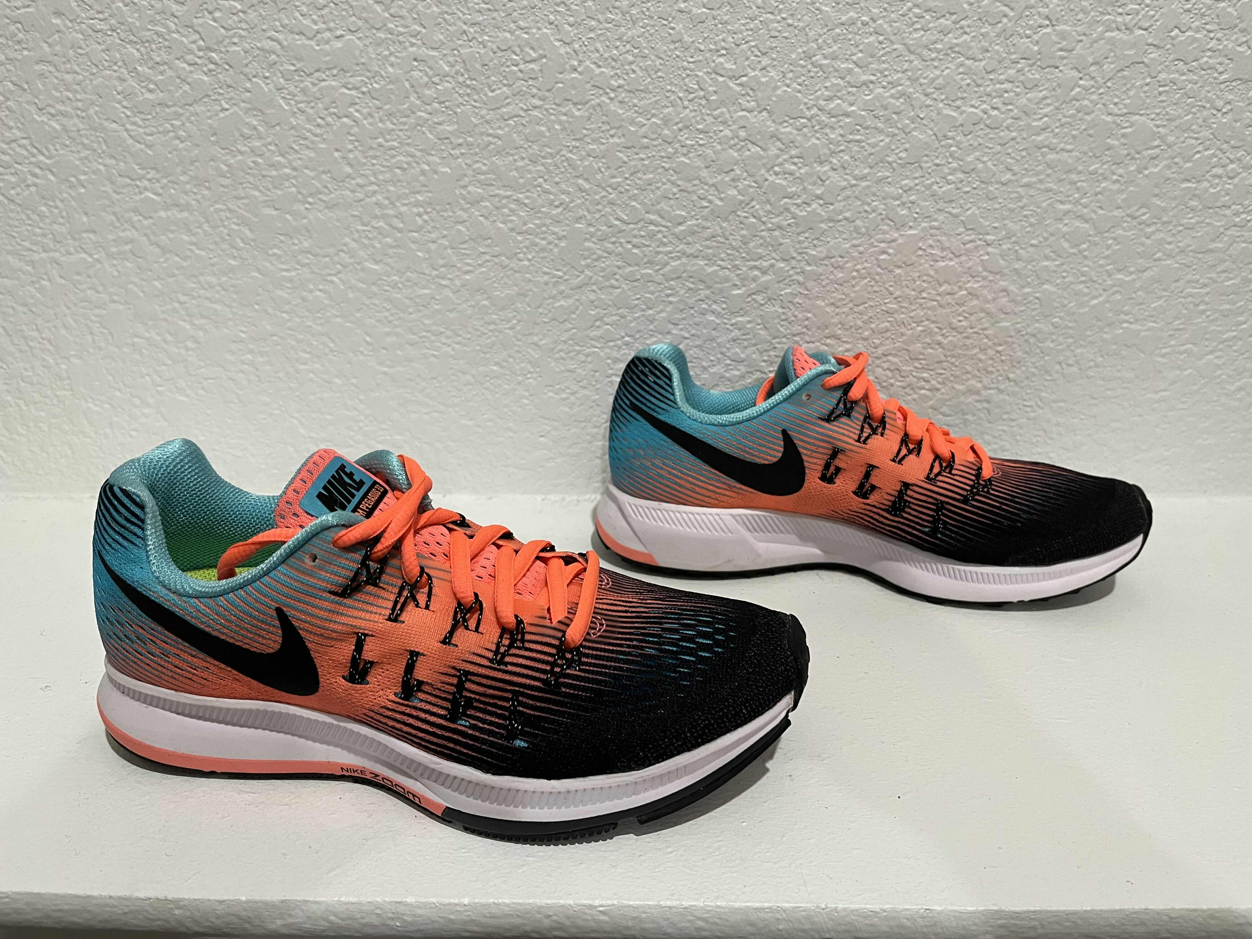 Photo 1 of NIKE ZOOM RUNNING SHOES WOMENS SIZE 6