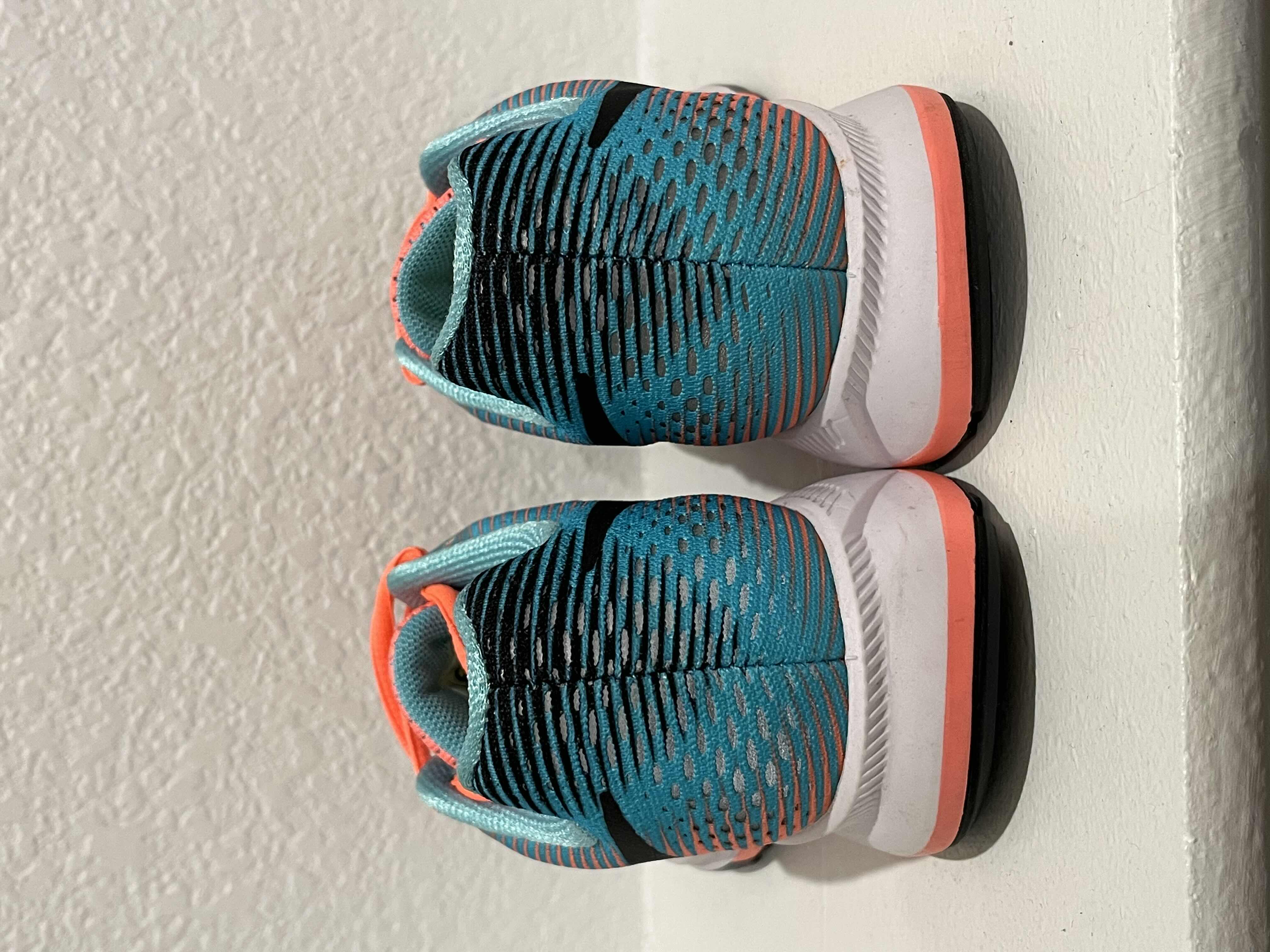 Photo 1 of NIKE ZOOM RUNNING SHOES WOMENS SIZE 6