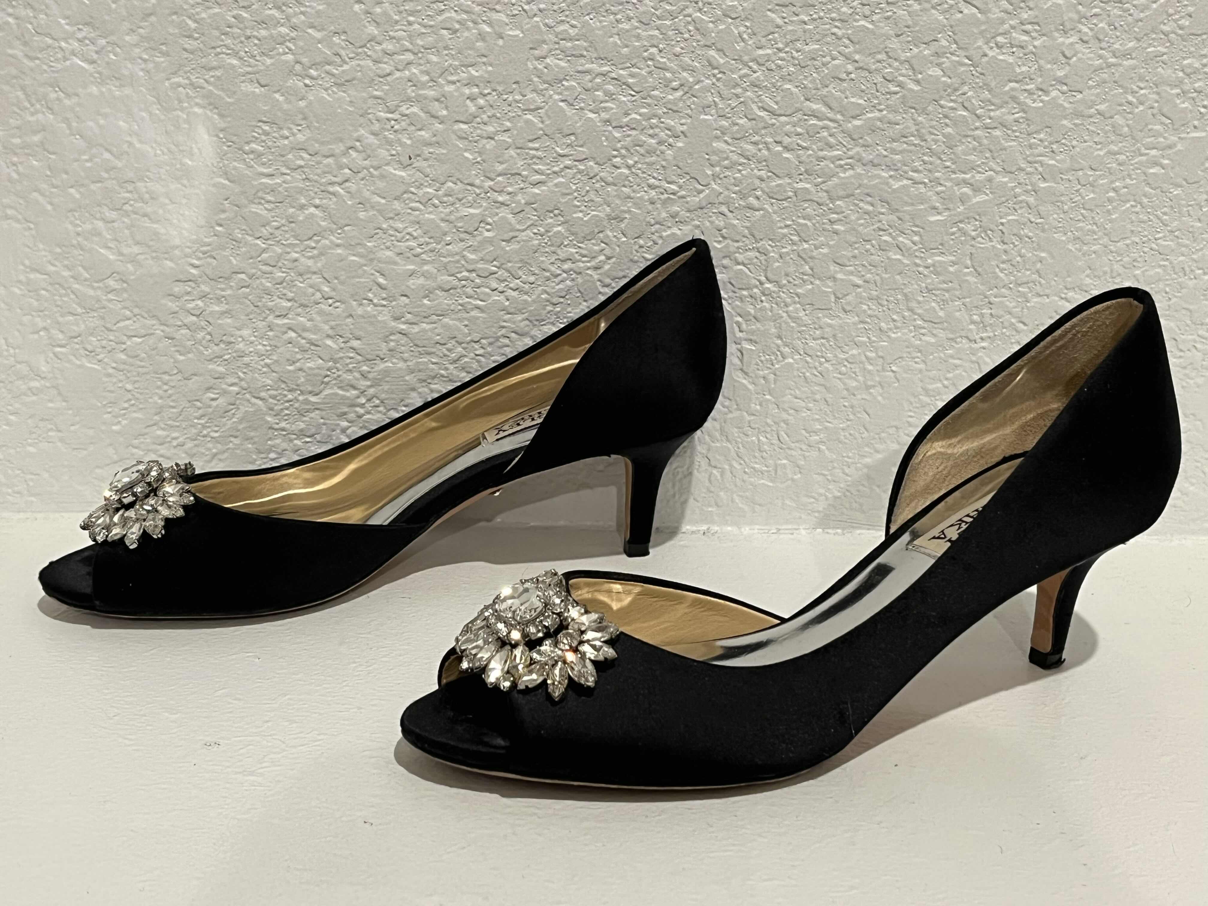 Photo 1 of BADGLEY MISCHKA OPEN TOED HEELS WOMENS SIZE 5.5