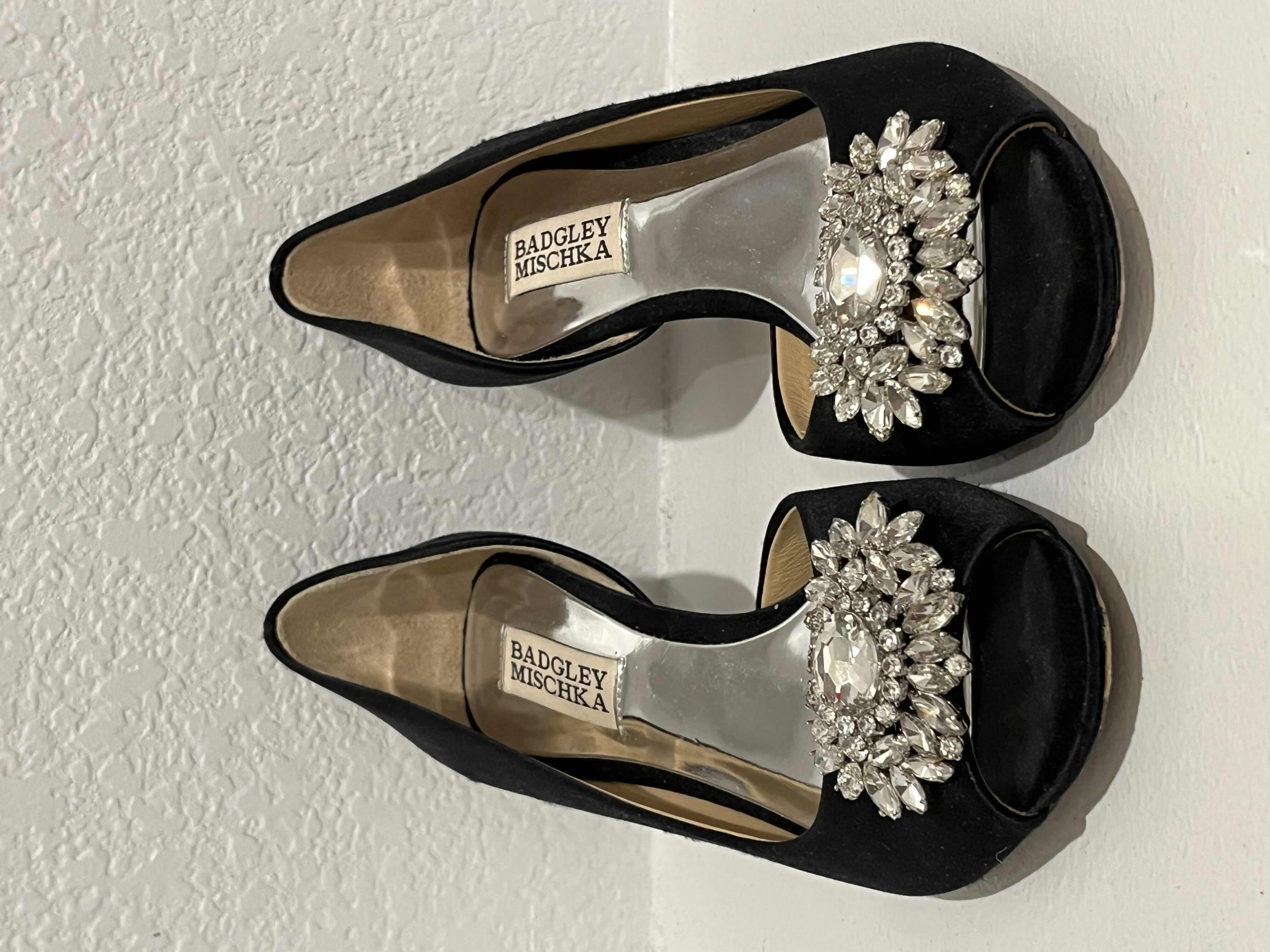 Photo 1 of BADGLEY MISCHKA OPEN TOED HEELS WOMENS SIZE 5.5