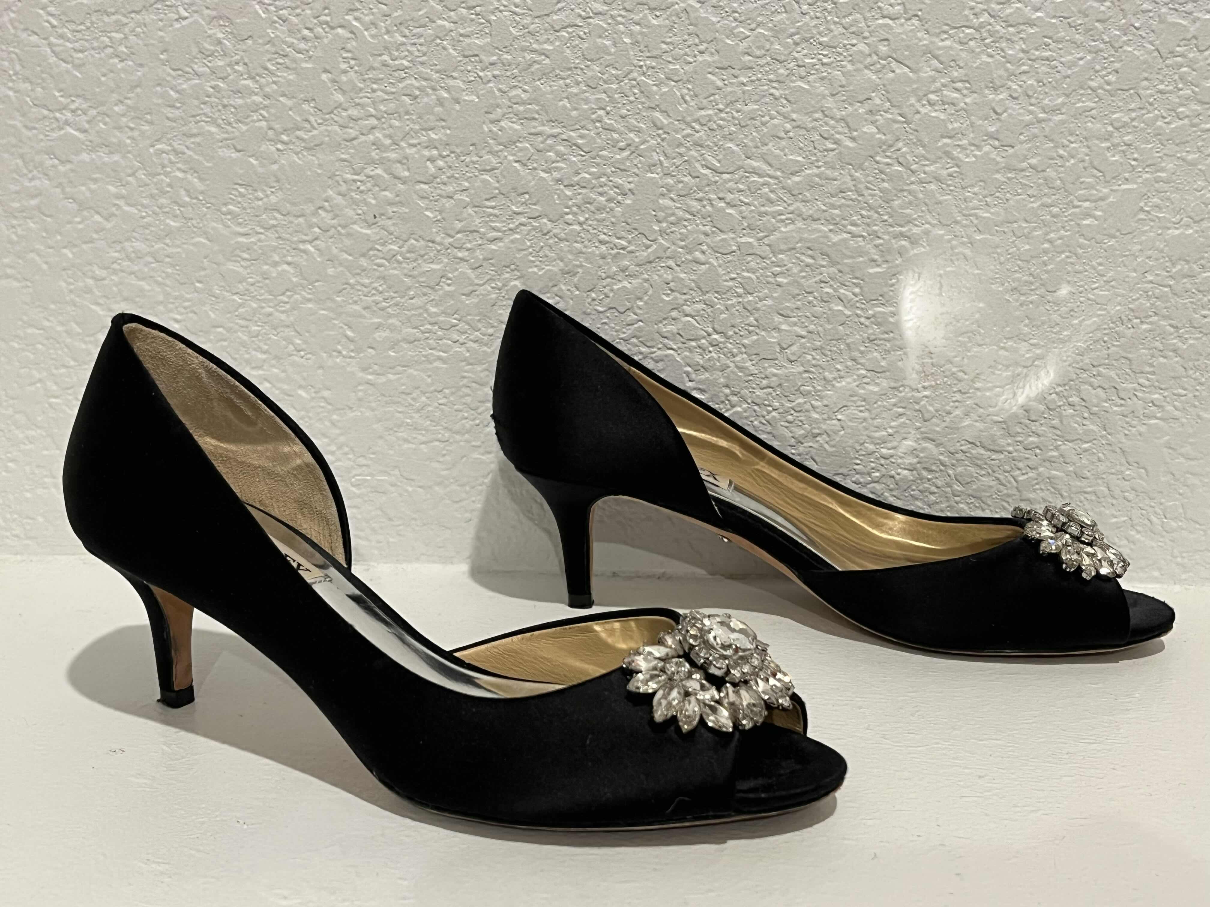 Photo 1 of BADGLEY MISCHKA OPEN TOED HEELS WOMENS SIZE 5.5