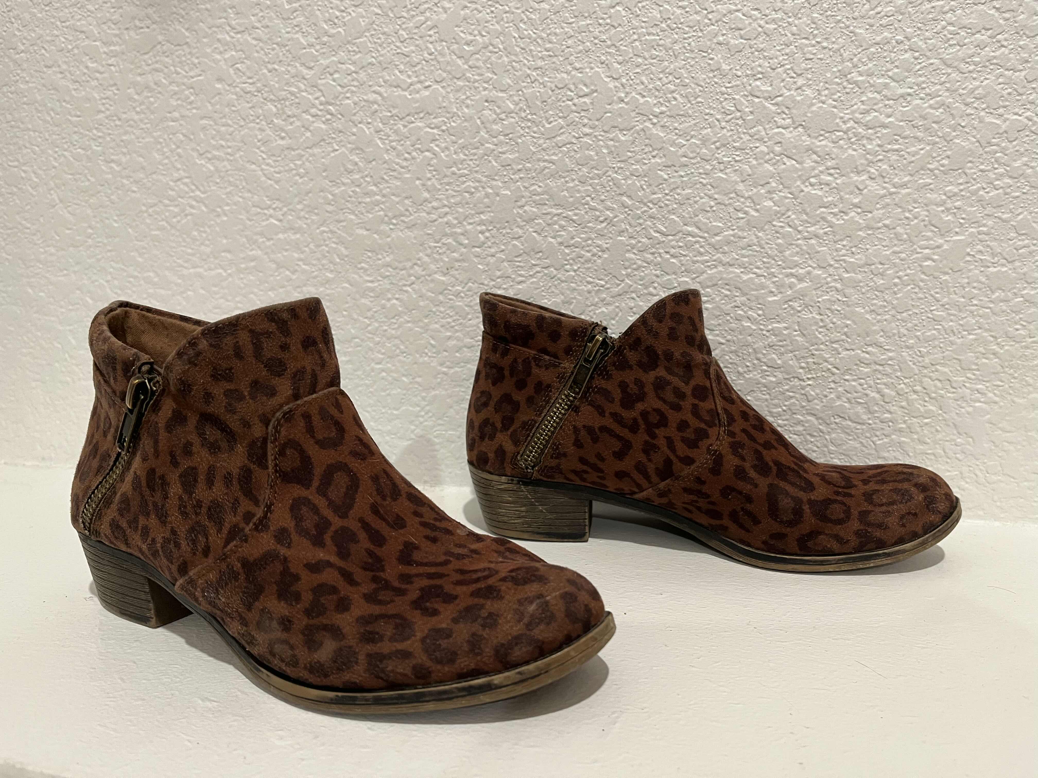 Photo 1 of SUN STONE CHEETAH PRINT BOOTIES BOOTS WOMENS SIZE 5