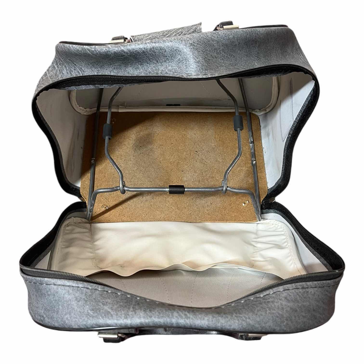 Photo 1 of BRUNSWICK WIND JAMMER GRAY BOWLING BOWL BAG