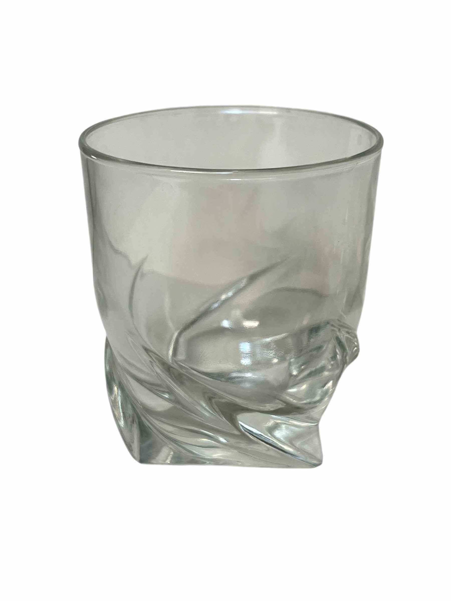 Photo 1 of FRANCE HURRICANE TUMBLER GLASSES (3)