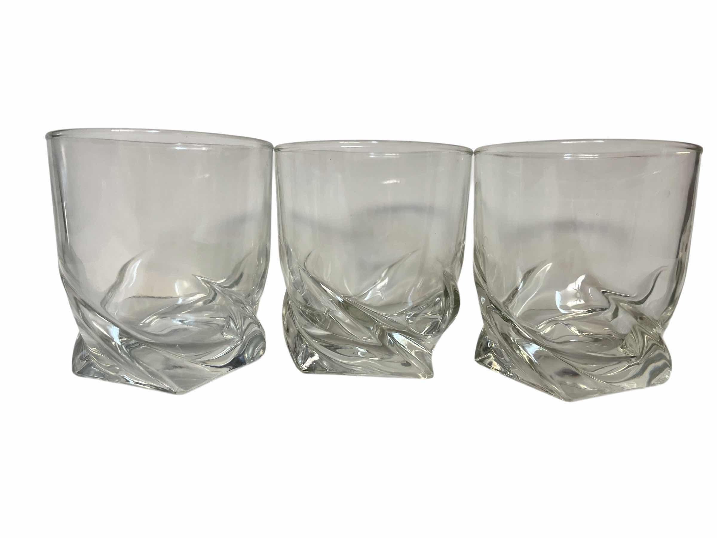 Photo 1 of FRANCE HURRICANE TUMBLER GLASSES (3)