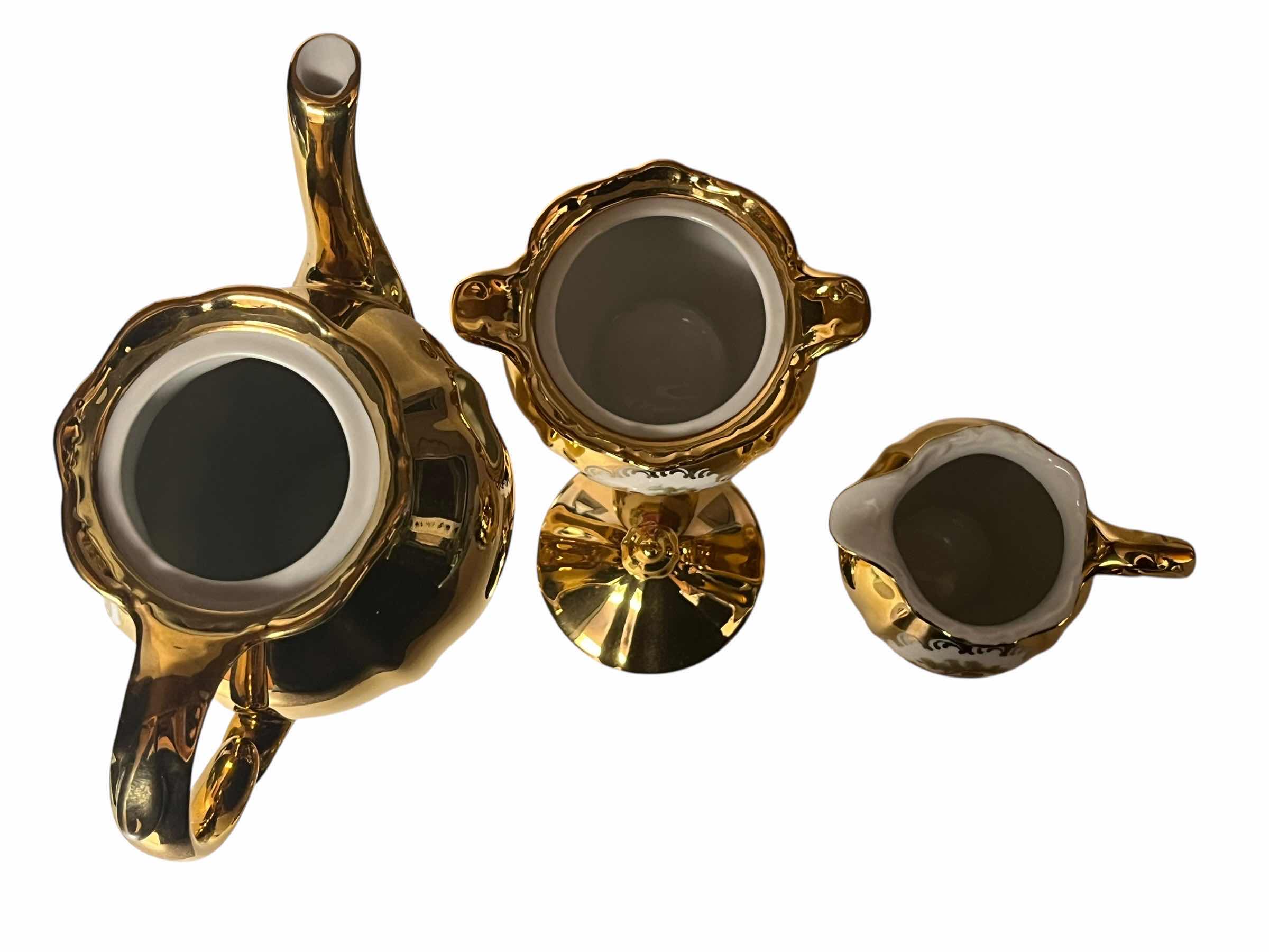 Photo 1 of ST BAVARIA GERMANY GOLD PORCELAIN FINE CHINA SET MC 40/S (15)