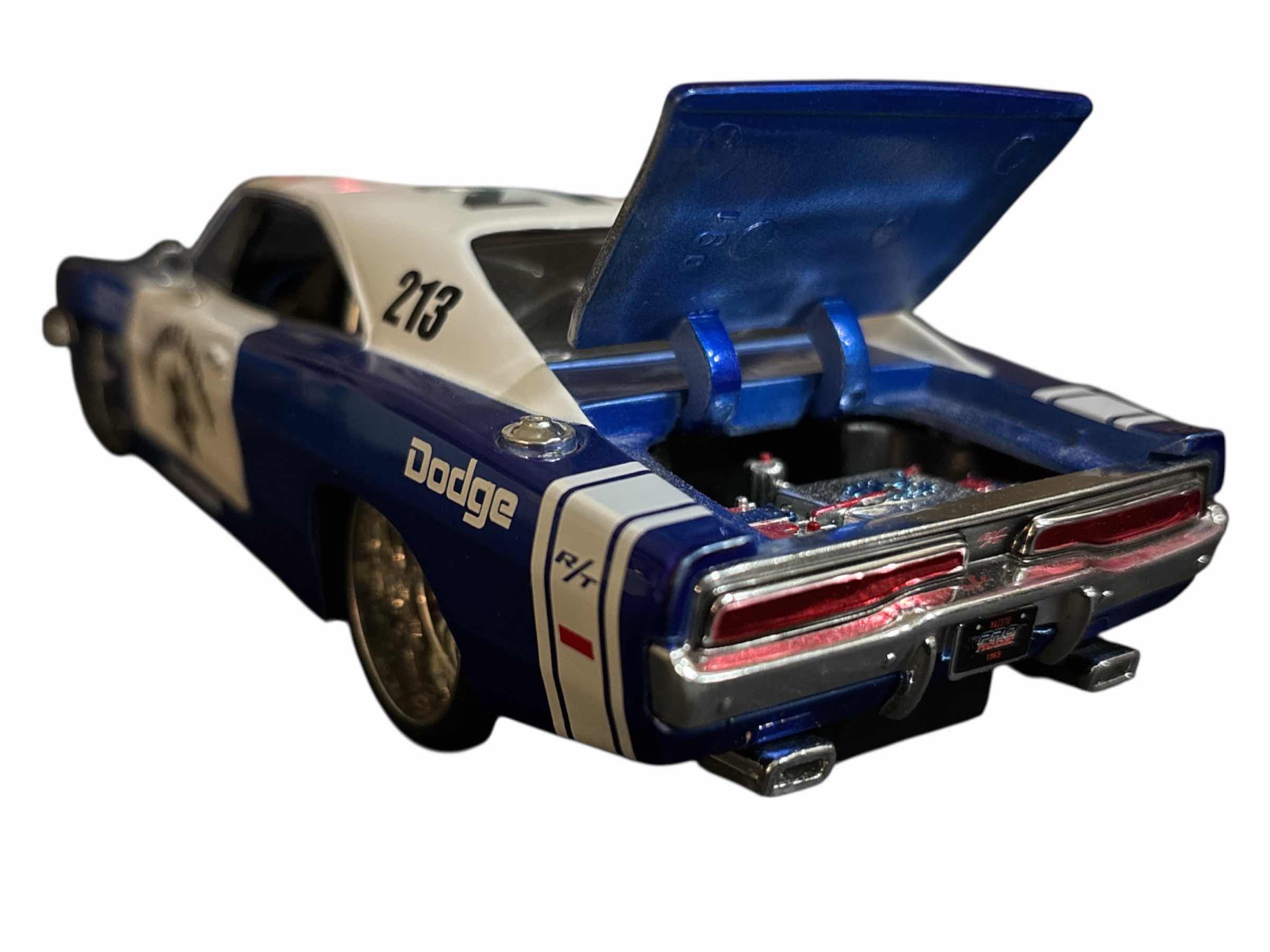 Photo 1 of 2009 MAISTO SPECIAL EDITION 1969 HIGHWAY PATROL DODGE CHARGER R/T 1:24 SCALE DIE CAST MODEL