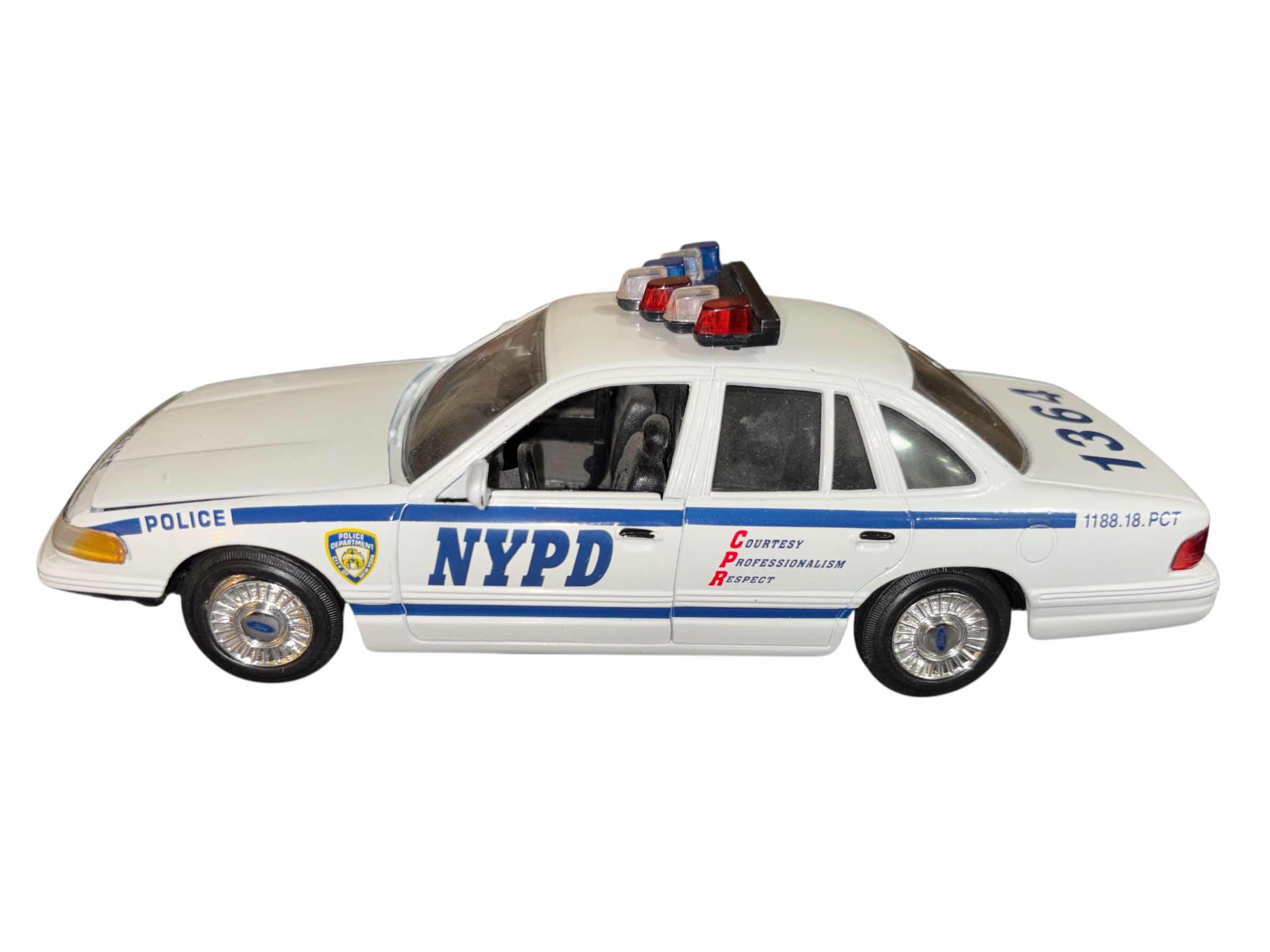 Photo 1 of NYPD FORD CROWN VICTORIA 1:24 SCALE DIE CAST MODEL
