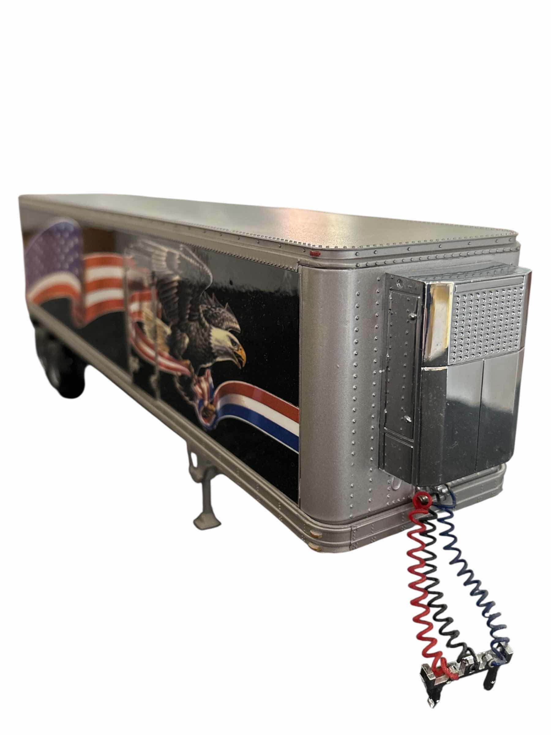 Photo 1 of VINTAGE THE FRANKLIN MINT 1:32 SCALE PRECISION DIE-CAST MODEL PETERBILT MODEL 379