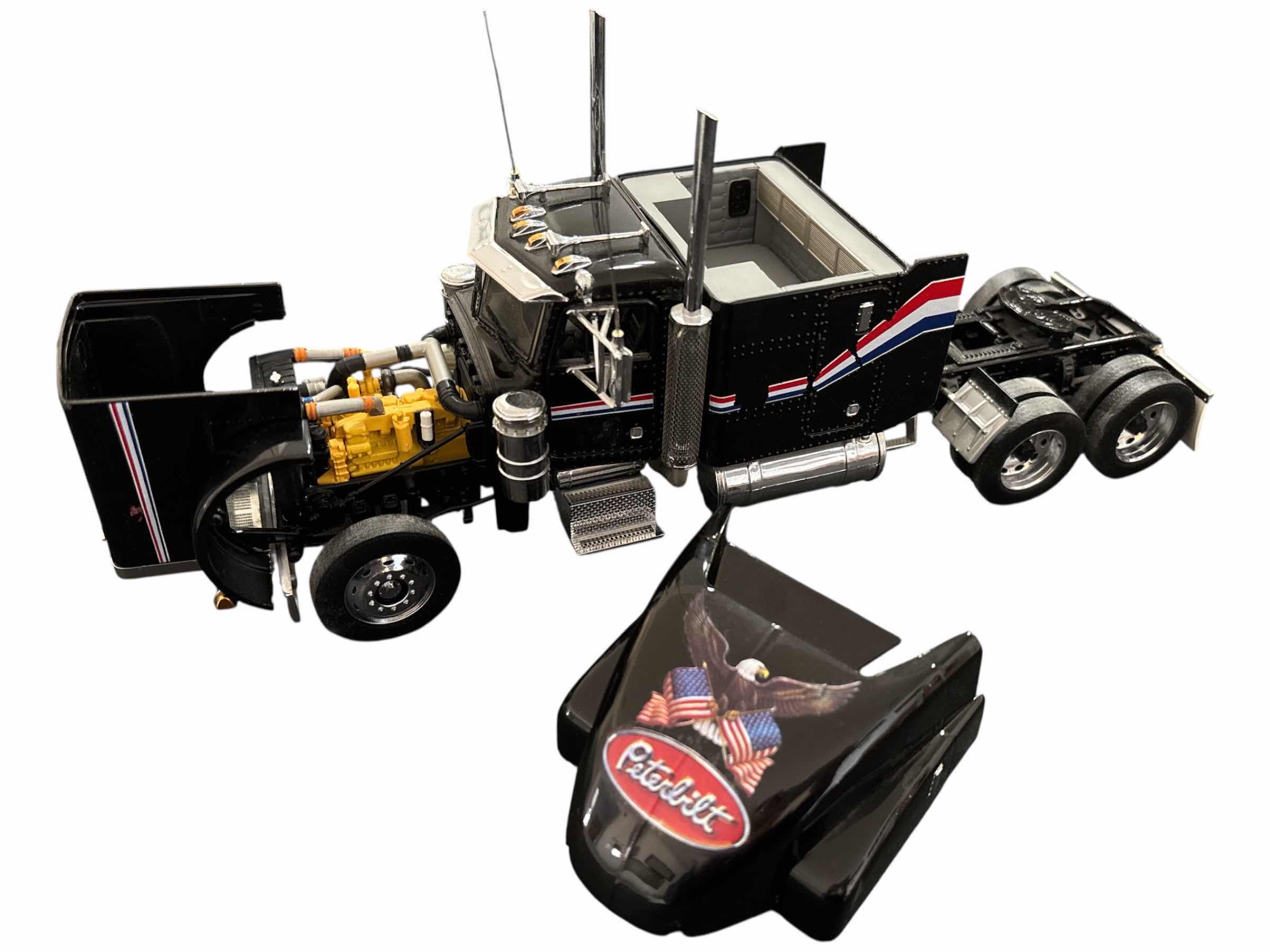 Photo 1 of VINTAGE THE FRANKLIN MINT 1:32 SCALE PRECISION DIE-CAST MODEL PETERBILT MODEL 379