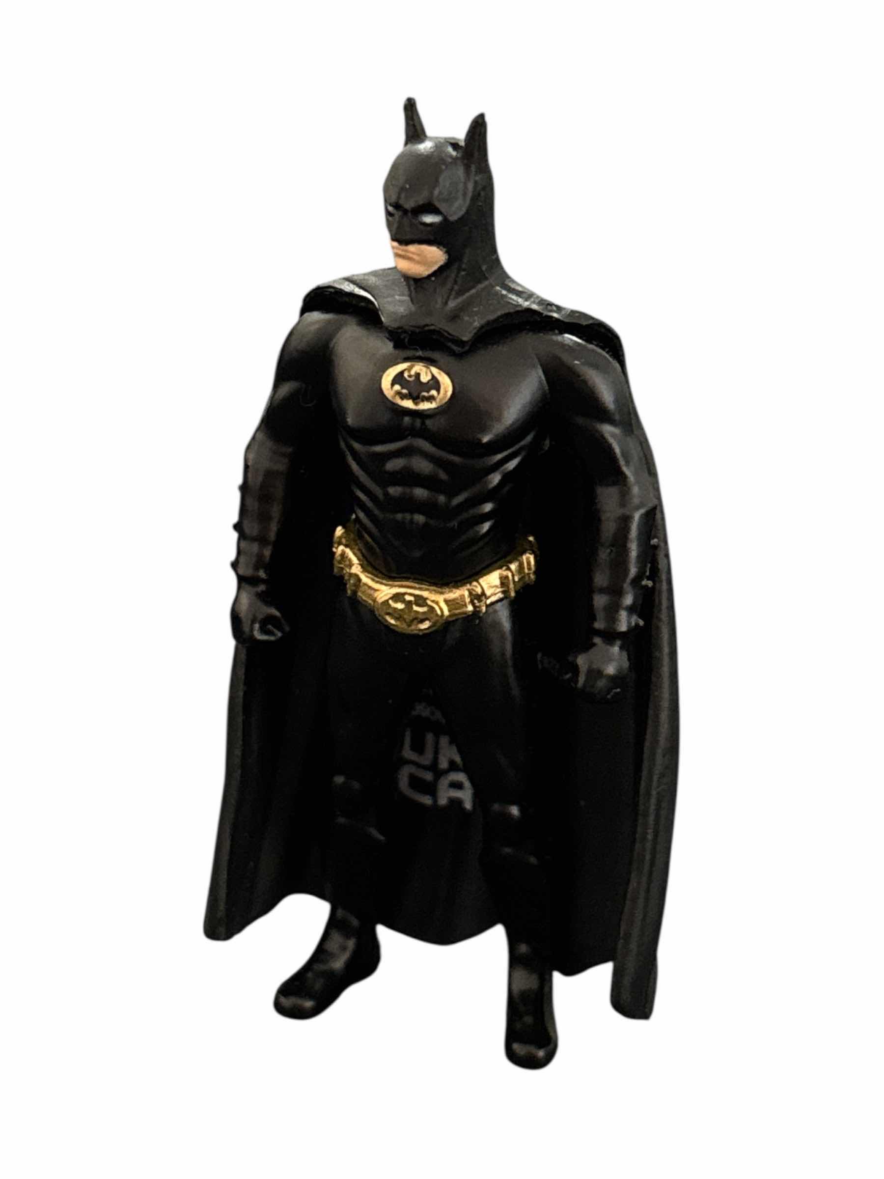 Photo 1 of JADA TOYS DC COMICS 1:24 SCALE BATMAN FOREVER BATMOBILE W 3” BATMAN FIGURINE