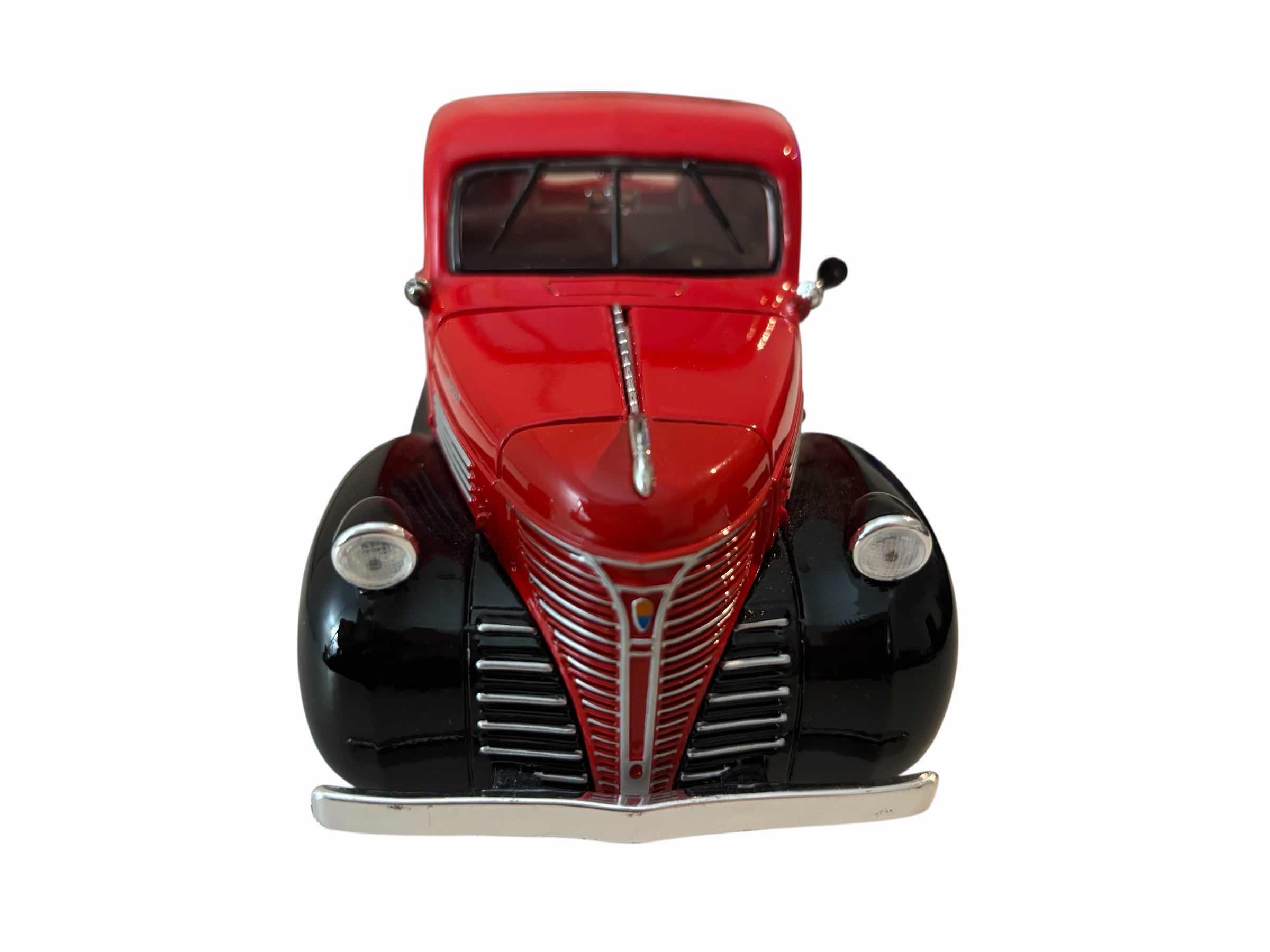 Photo 1 of MOTORMAX DIE-CAST MODEL 1941 CHRYSLER PLYMOUTH TRUCK SCALE 1:24