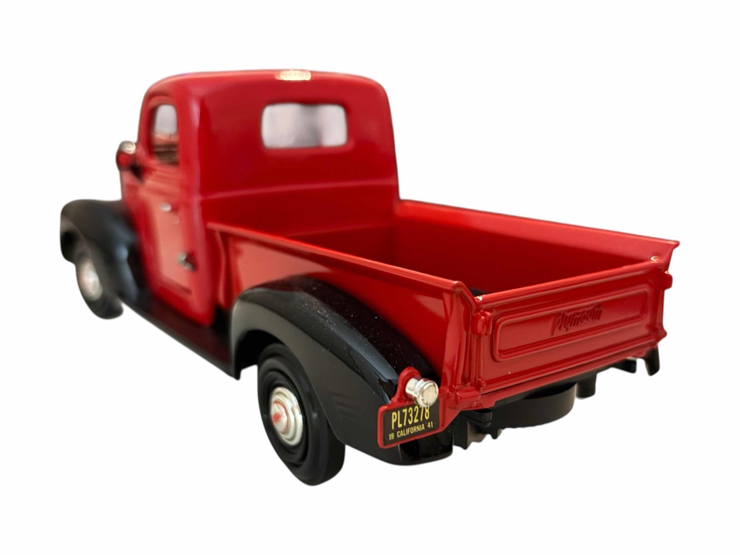 Photo 1 of MOTORMAX DIE-CAST MODEL 1941 CHRYSLER PLYMOUTH TRUCK SCALE 1:24