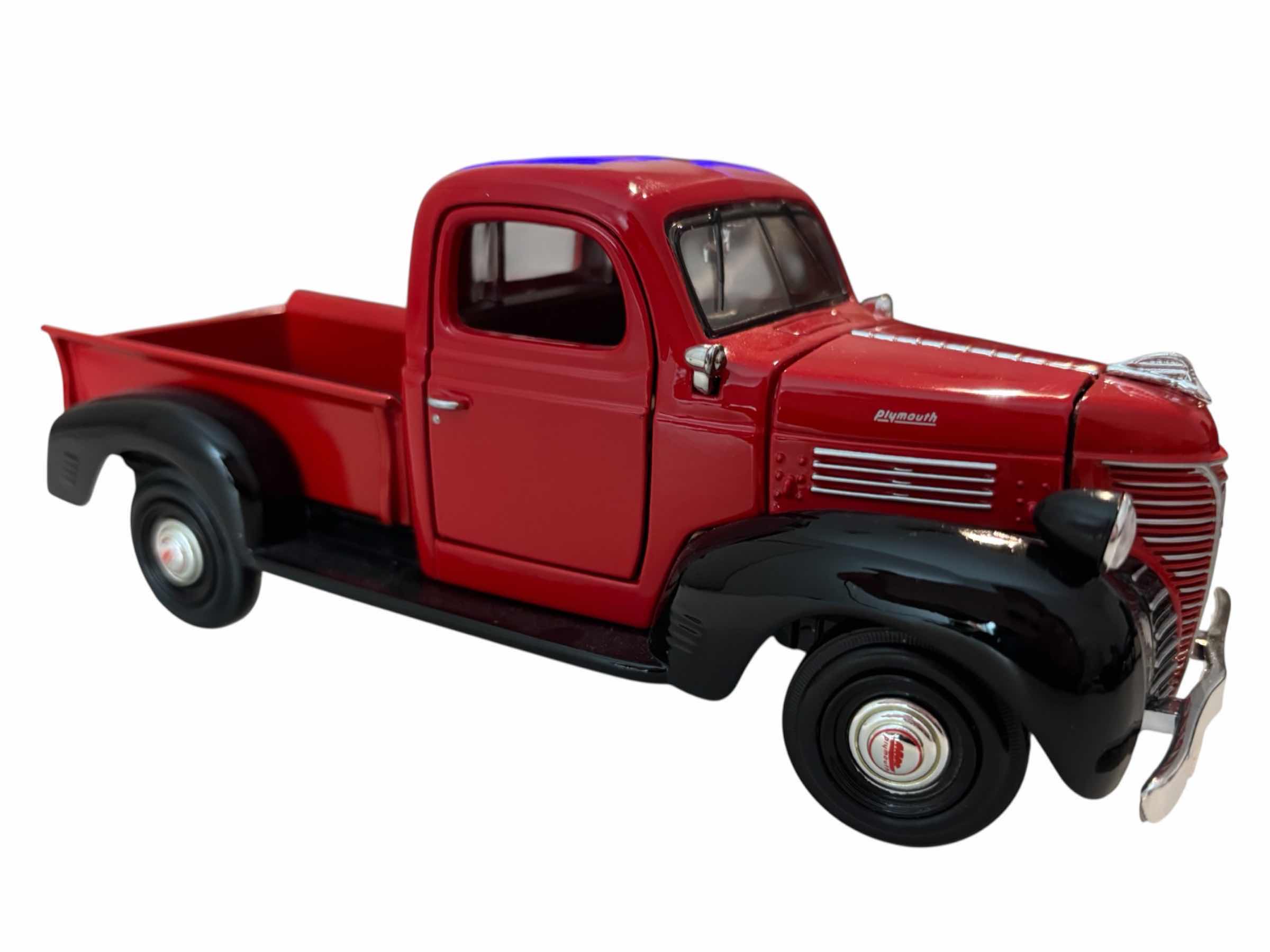 Photo 1 of MOTORMAX DIE-CAST MODEL 1941 CHRYSLER PLYMOUTH TRUCK SCALE 1:24