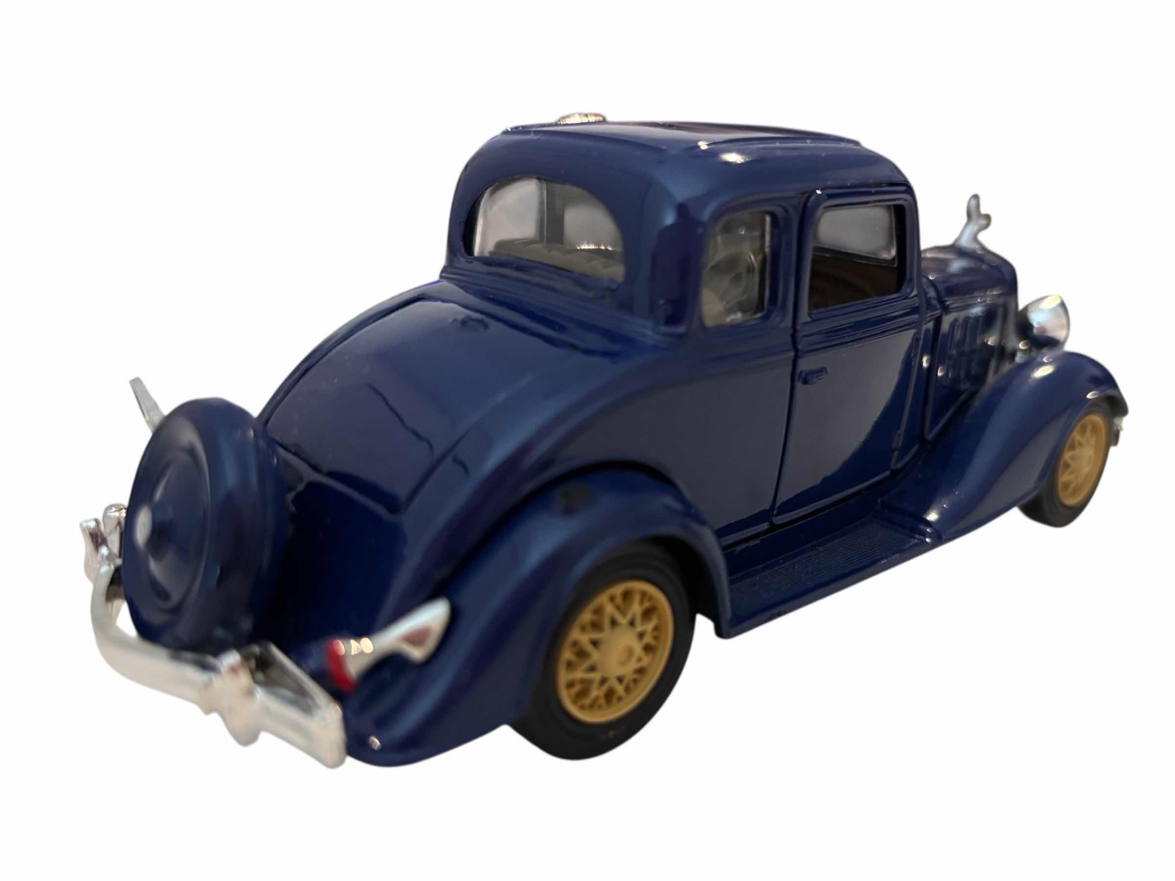 Photo 1 of 1929 FORD STATION WAGON TAN/RED & 1933 CHEVROLET EAGLE 2 PASSENGER 5 WINDOW COUPE  NAVY BLUE DIE-CAST MODELS