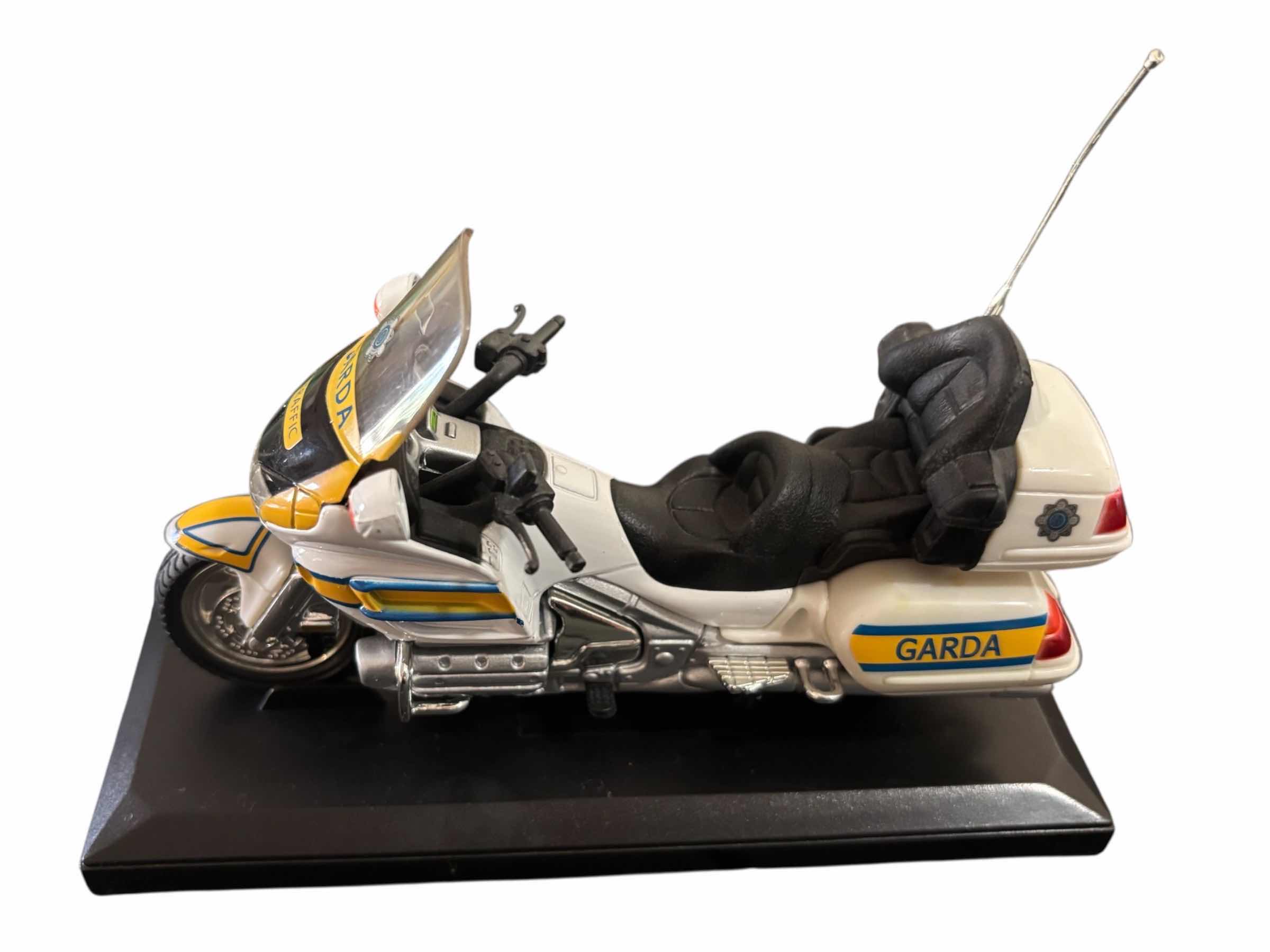 Photo 1 of GARDA TRAFFIC MOTORCYCLE DIE-CAST MODEL SCALE 1:18