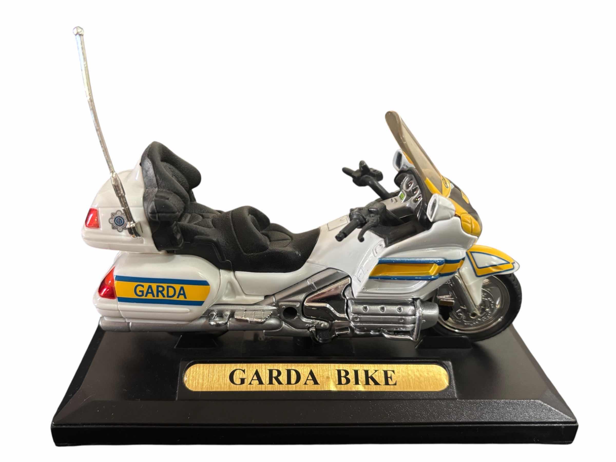 Photo 1 of GARDA TRAFFIC MOTORCYCLE DIE-CAST MODEL SCALE 1:18