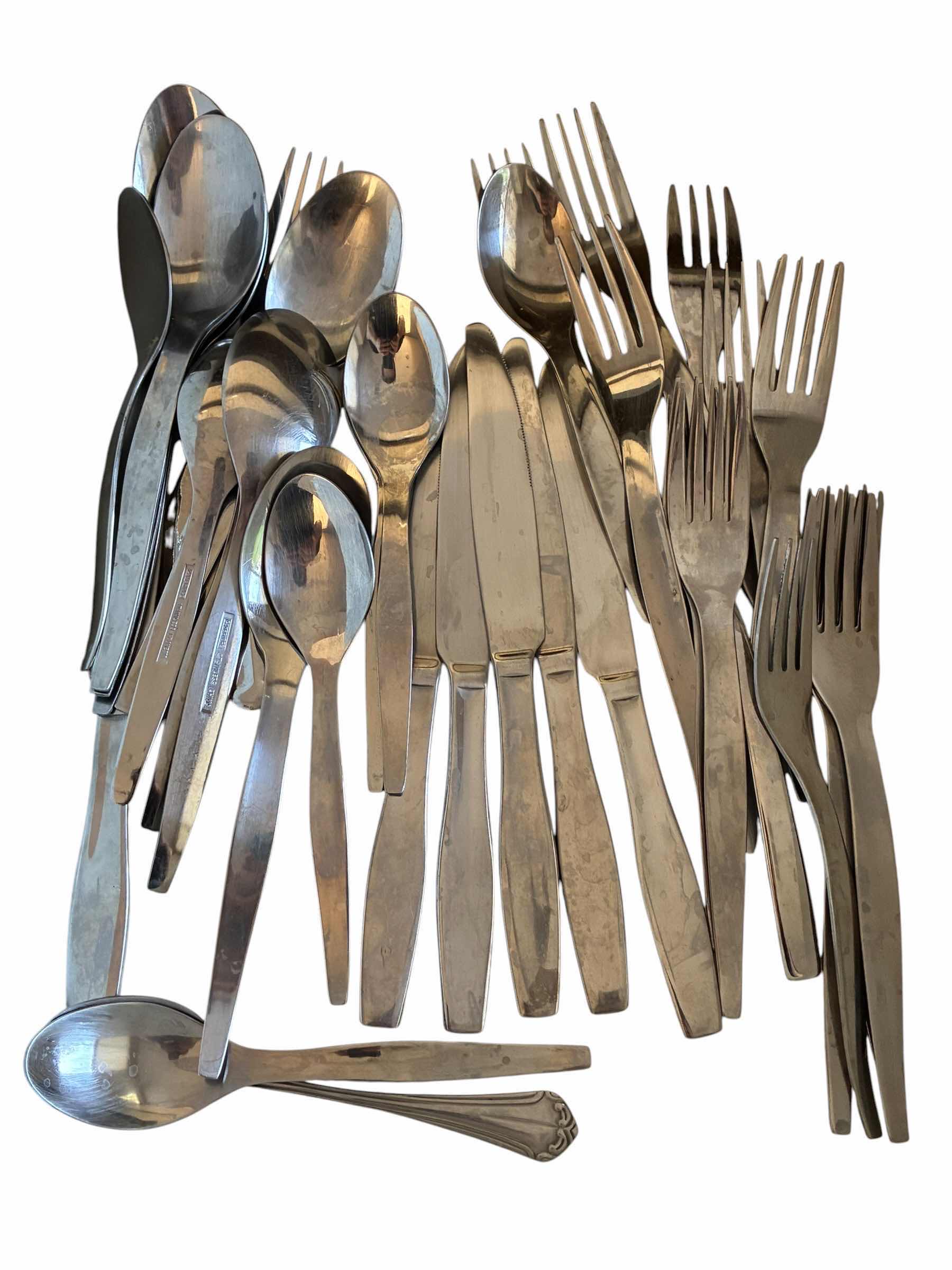 Photo 1 of CAMBRIDGE FLATWARE SET