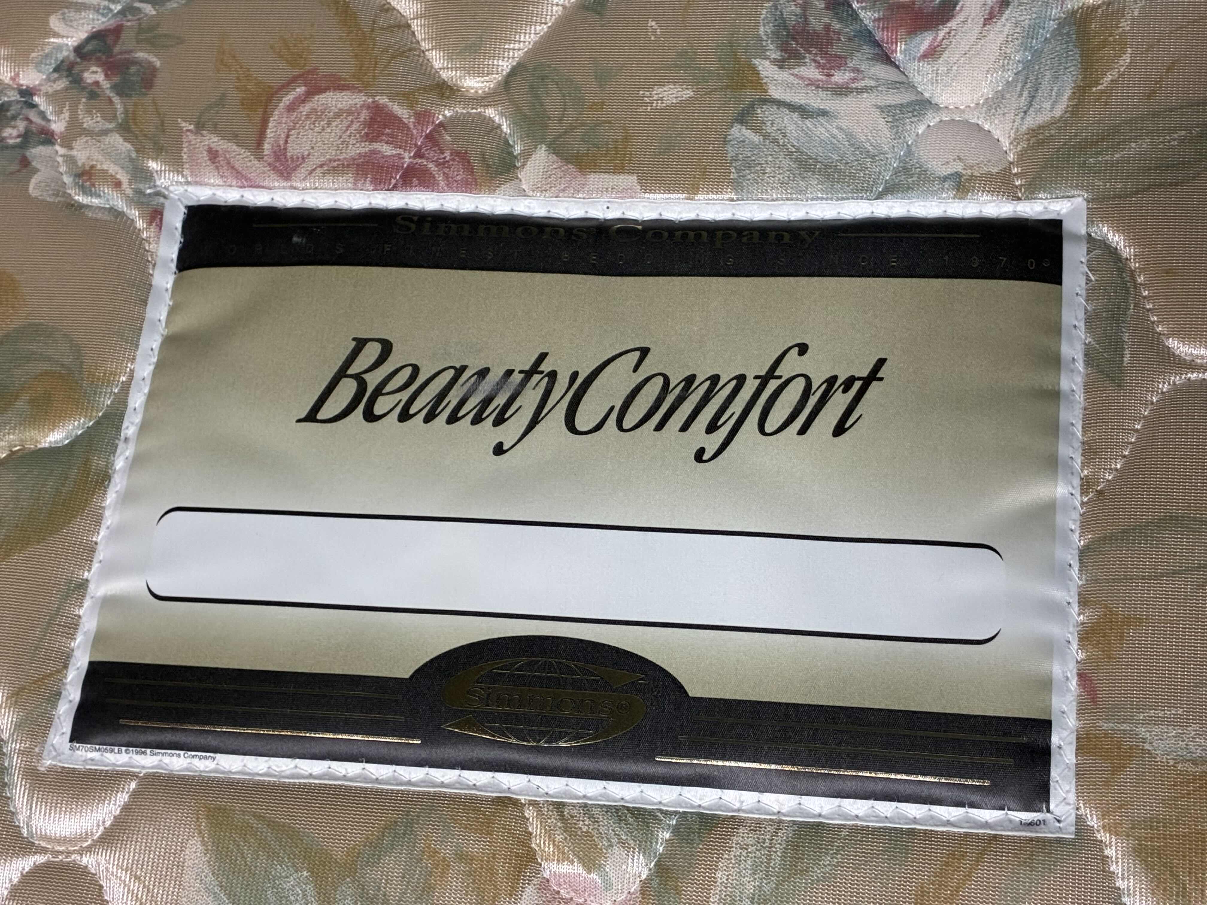 Photo 1 of SIMMONS BEAUTY COMFORT QUEEN MATTRESS, BOXSPRING & BED RAIL W  BEDDING