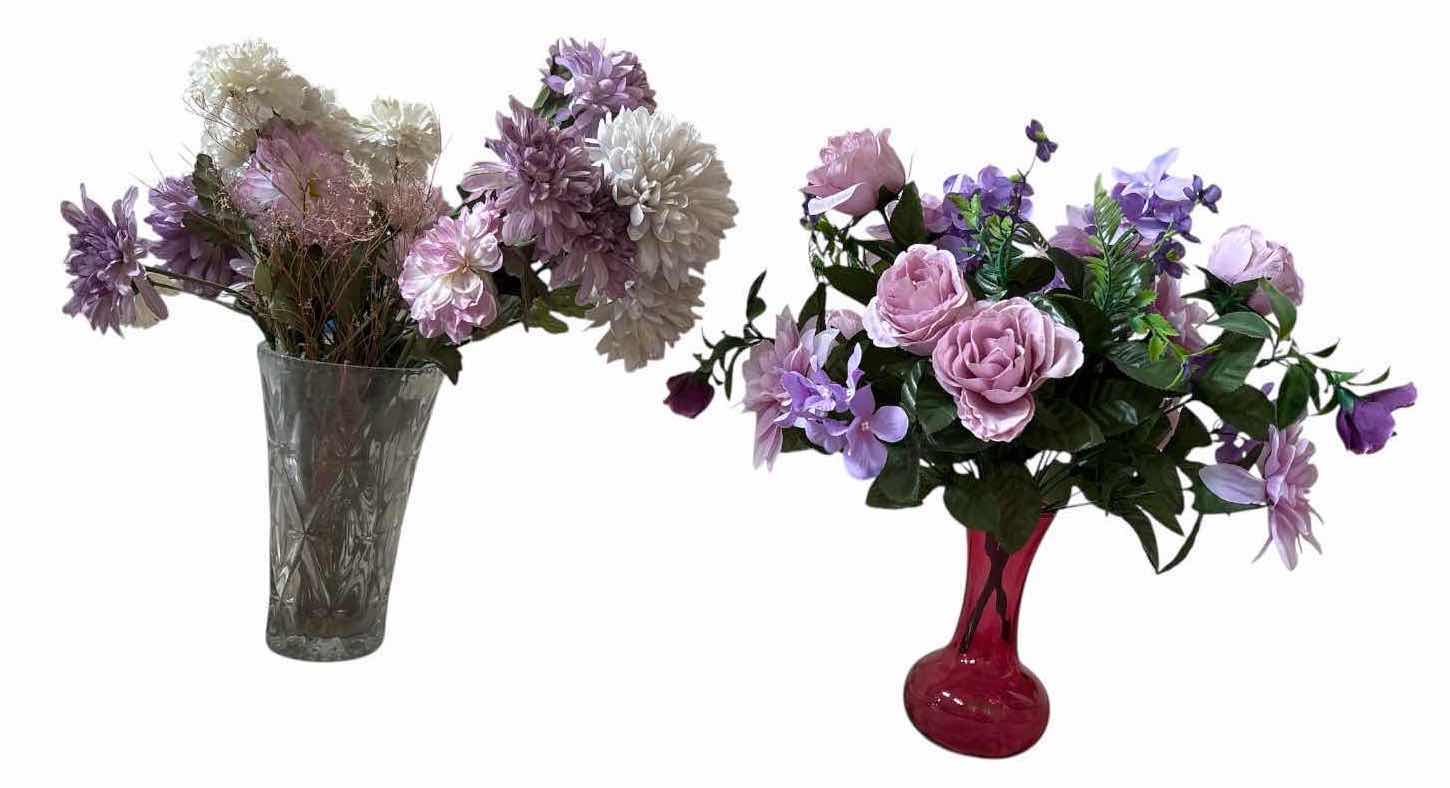 Photo 1 of (4)PCS ARTIFICIAL FLORAL ARRANGEMENTS WITH DECORATIVE GLASS VASES H20”