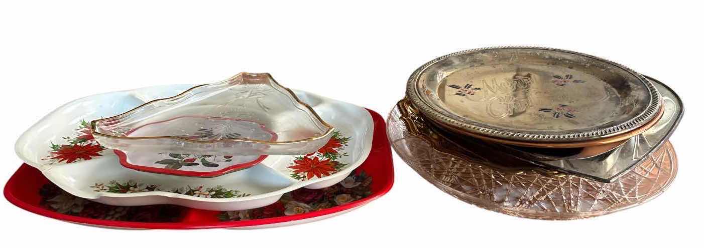 Photo 1 of (9)PCS TRAYS- CHRISTMAS, VALENTINES AND MORE